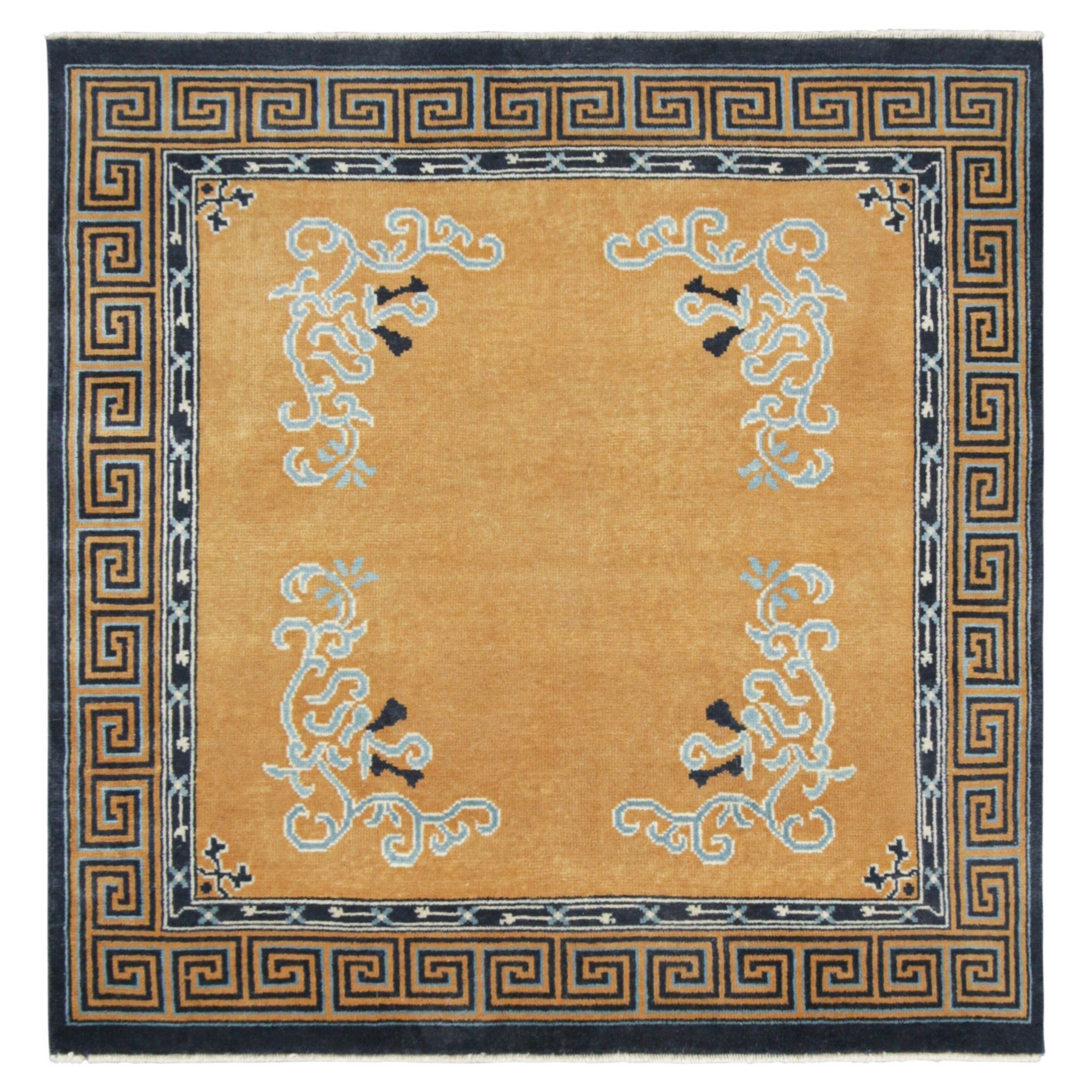 Rug & Kilim's Chinesischer Quadratischer Teppich im Art Deco Stil in Bernstein Gold mit Blumenmuster