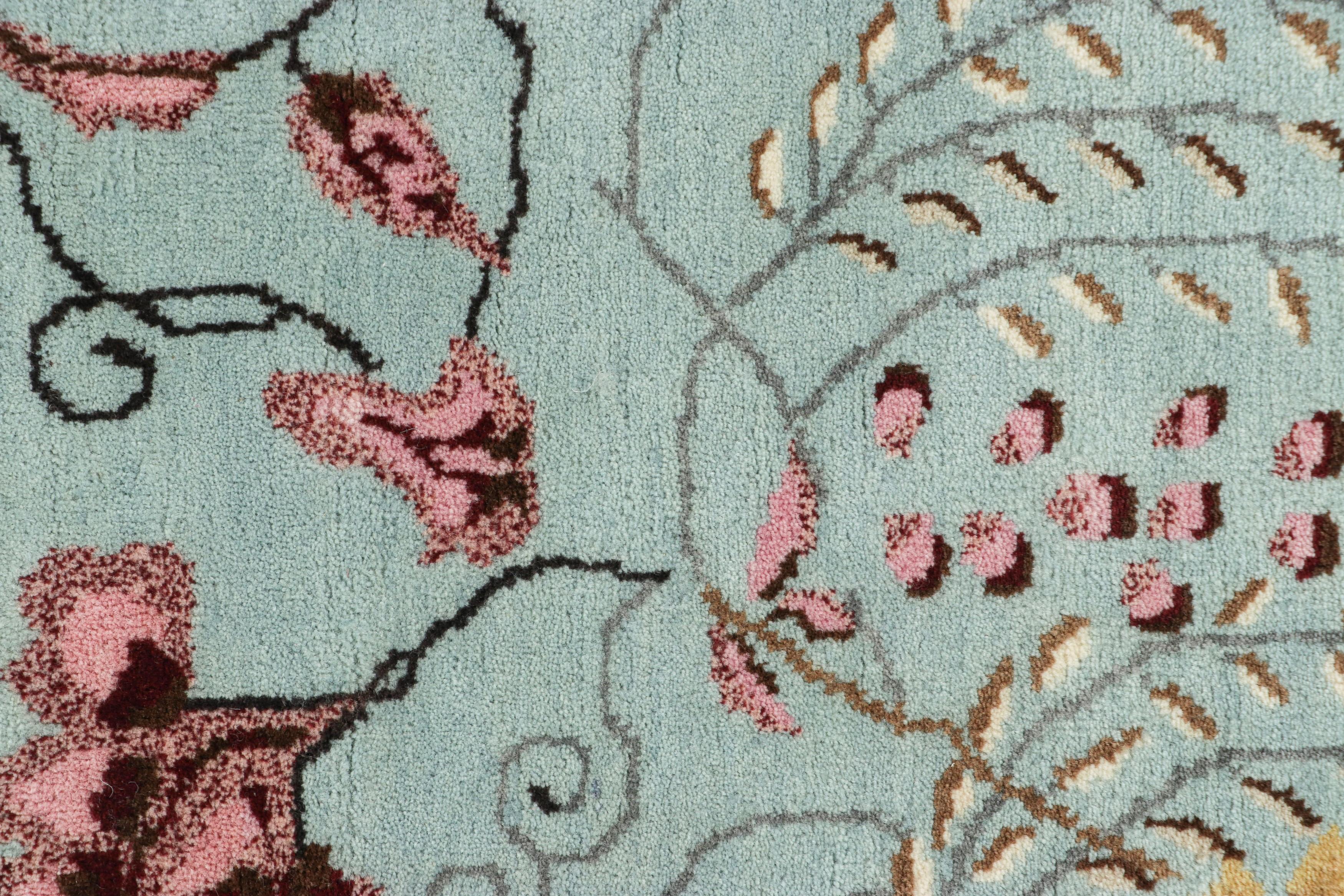 Art déco Rug & Kilim's Chinese Art Deco Style Square Rug, Light Blue with Floral Patterns (tapis carré de style art déco chinois, bleu clair avec motifs floraux) en vente