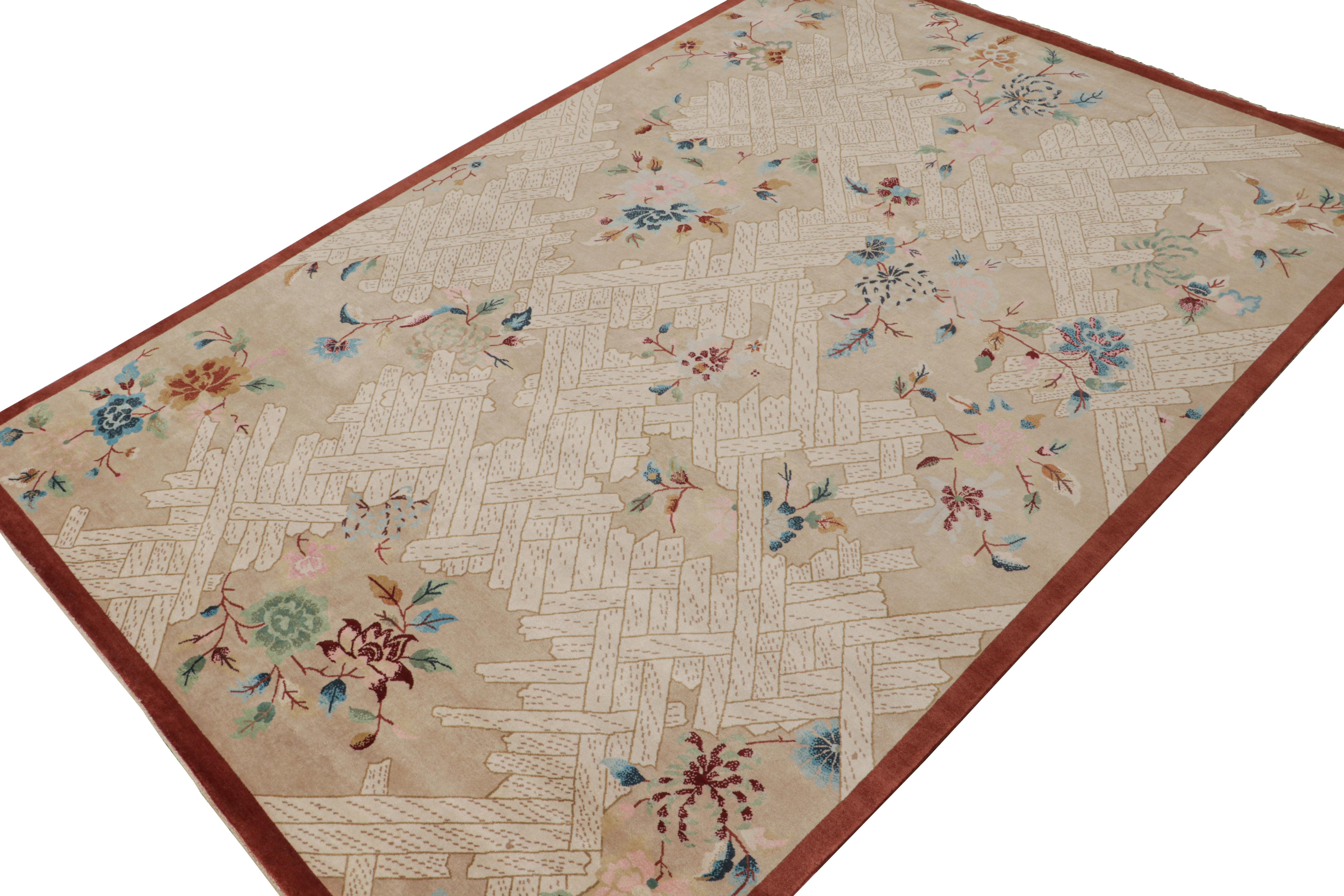 Rug & Kilim's Chinese Style Art Deco Teppich in Beige mit bunten Blumen (Indisch) im Angebot