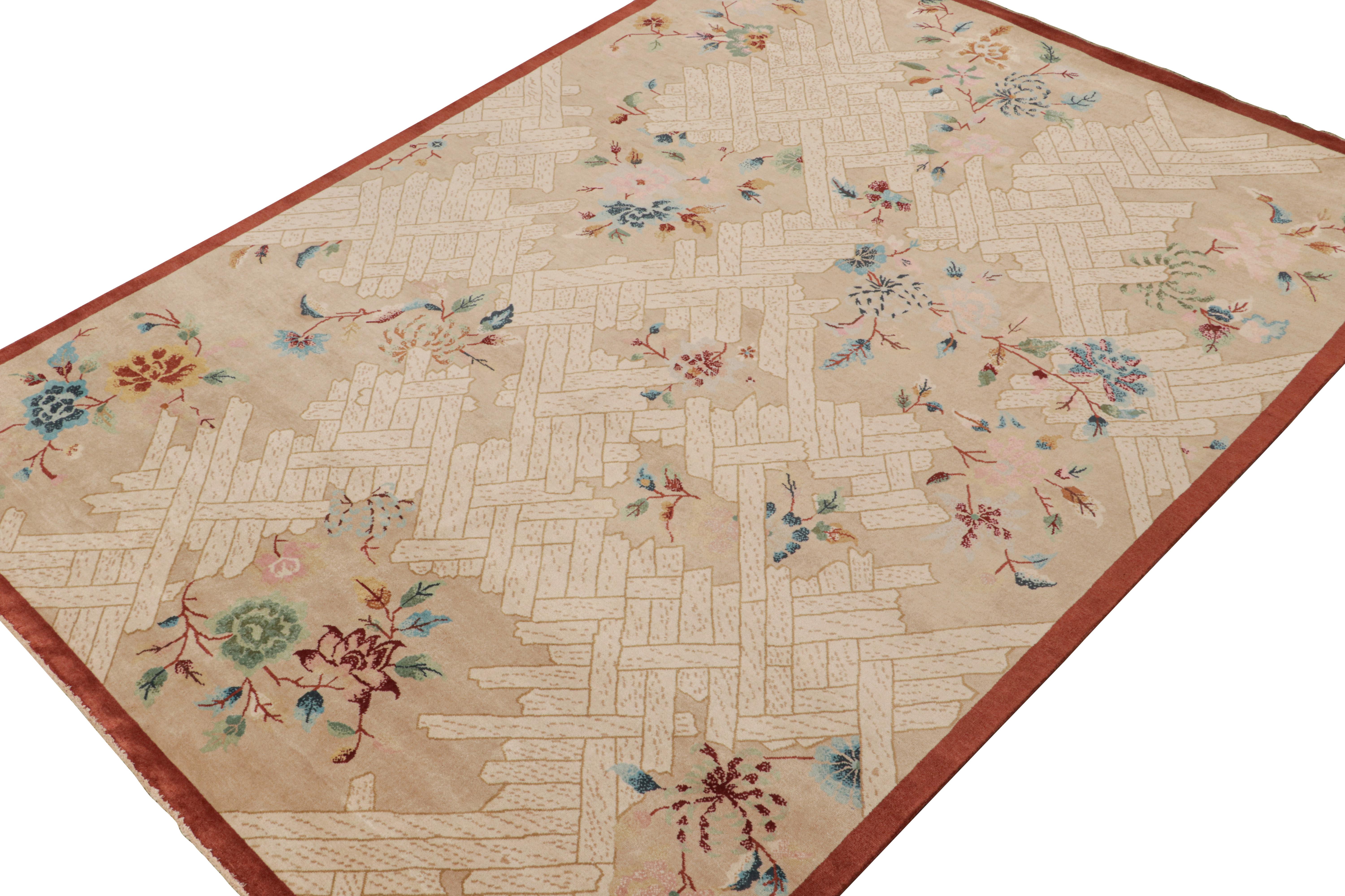 Rug & Kilim's Chinese Style Art Deco Teppich in Beige mit bunten Blumen (Indisch) im Angebot