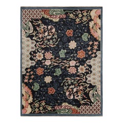 Tappeto Rug & Kilim in stile Art Deco cinese in blu con fiori colorati