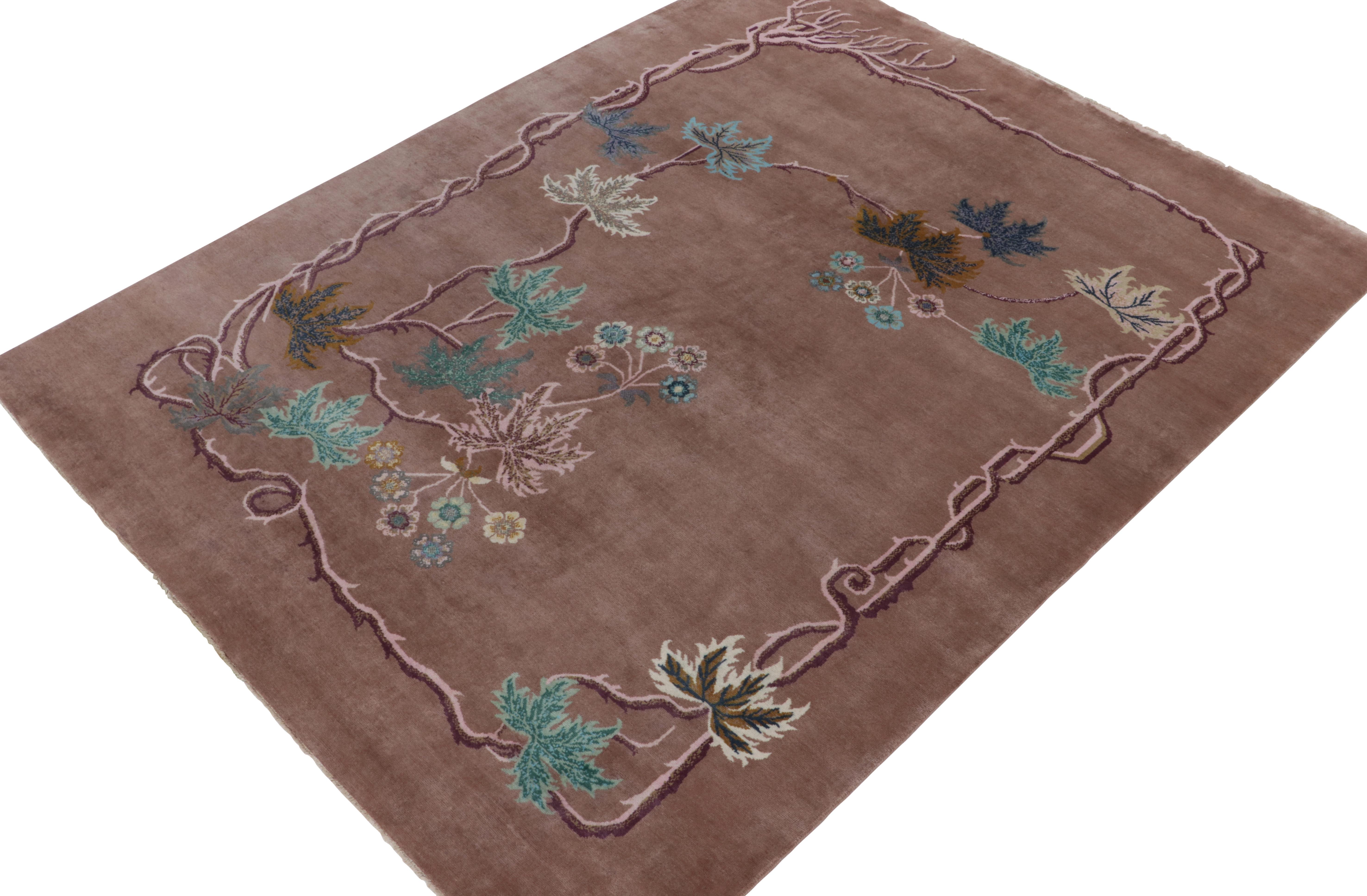 Noué à la main en laine, ce tapis 8x10 est une ode aux styles les plus convoités de l'Art déco chinois. Il fait partie de la nouvelle Collection Deco inspirée de Rug & Kilim. 

Sur le Design/One : Ce motif jouit de fleurs dans les tons bleus,