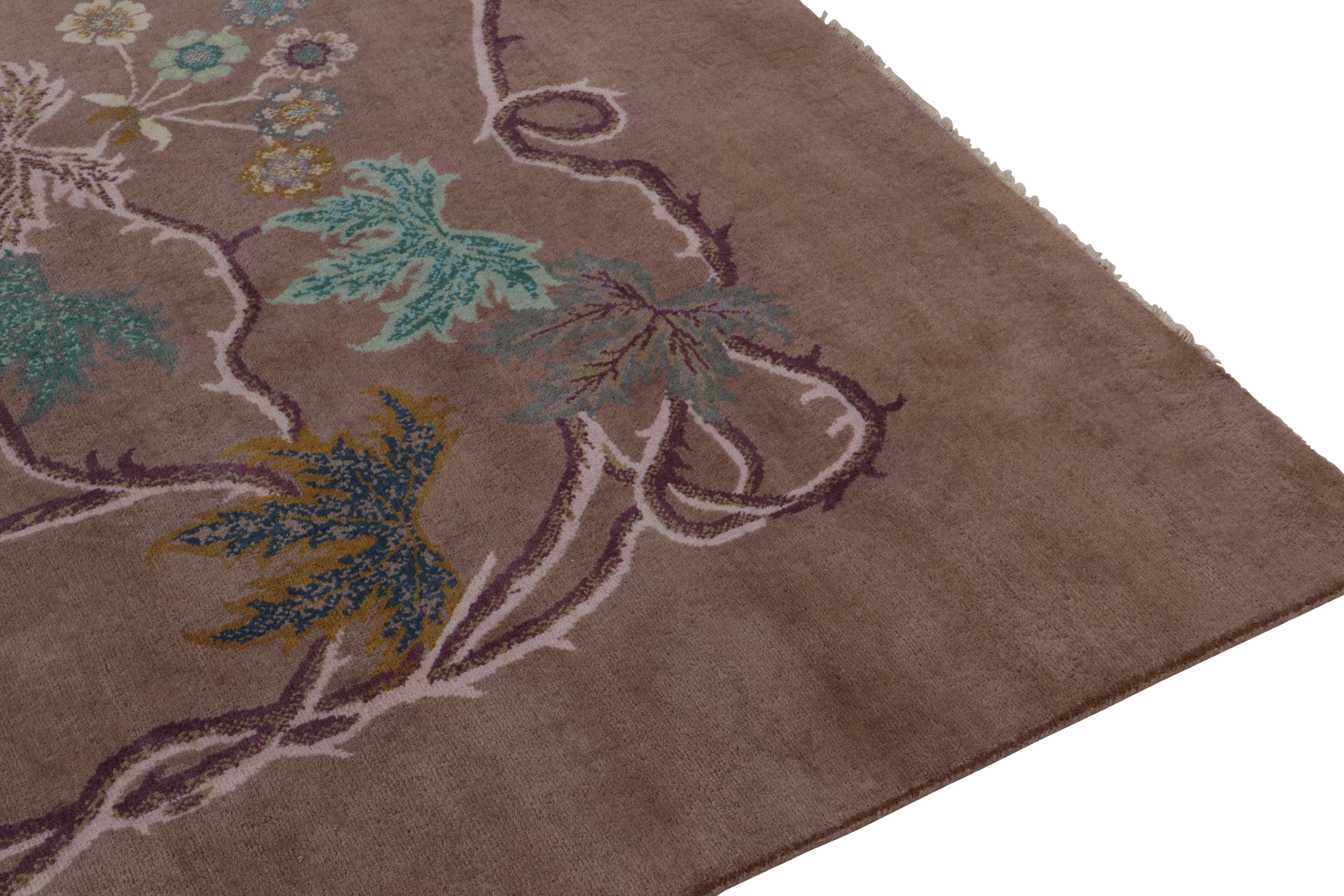Noué à la main Rug & Kilim's Chinese Style Art Deco Rug in Brown, Bordeaux & Blue Florals en vente