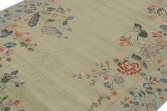 Alfombra Art Decó de estilo chino Rug & Kilim en verde y azul con flores de colores