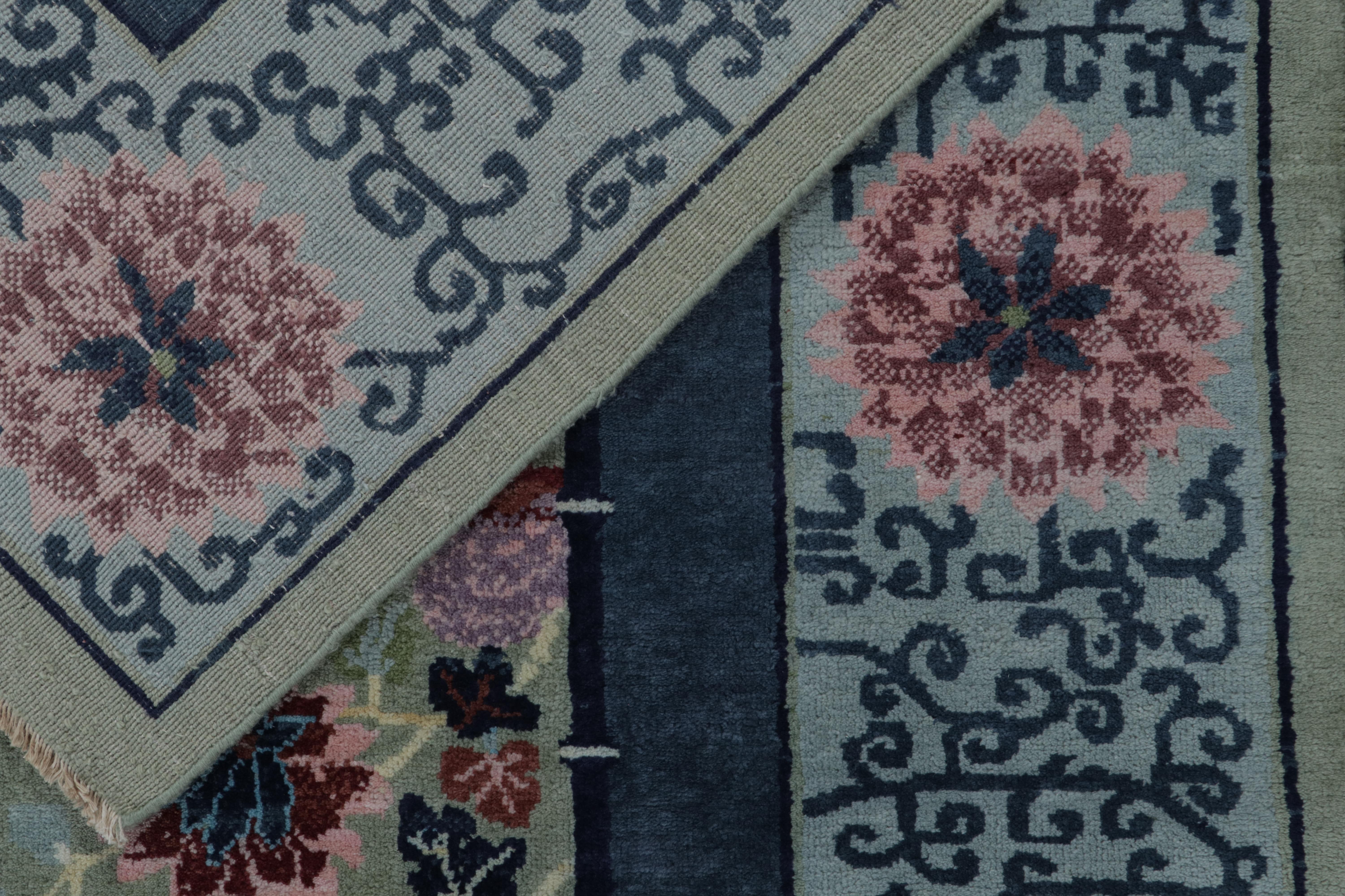 XXIe siècle et contemporain Tapis & Kilim's Chinese Style Art Deco Rug in Green with Blue Floral Patterns 9x10 en vente