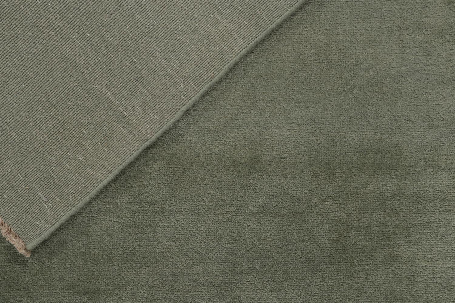 XXI secolo e contemporaneo Rug & Kilim - Tappeto Art Deco in stile cinese in verde con motivi floreali in vendita