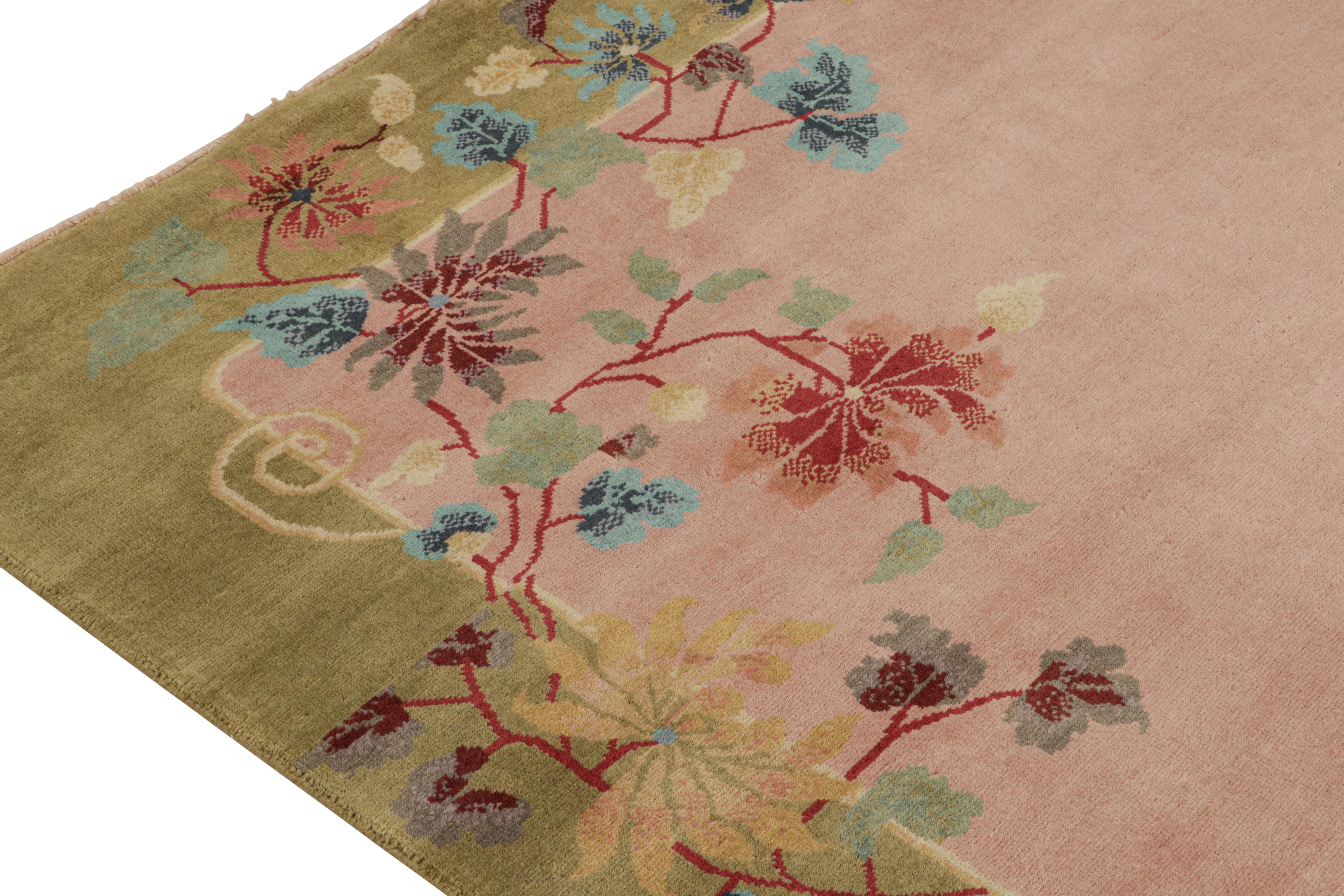Rug & Kilim's Chinese Style Art Deco Teppich in Pink & Grün mit bunten Blumen (Handgeknüpft) im Angebot