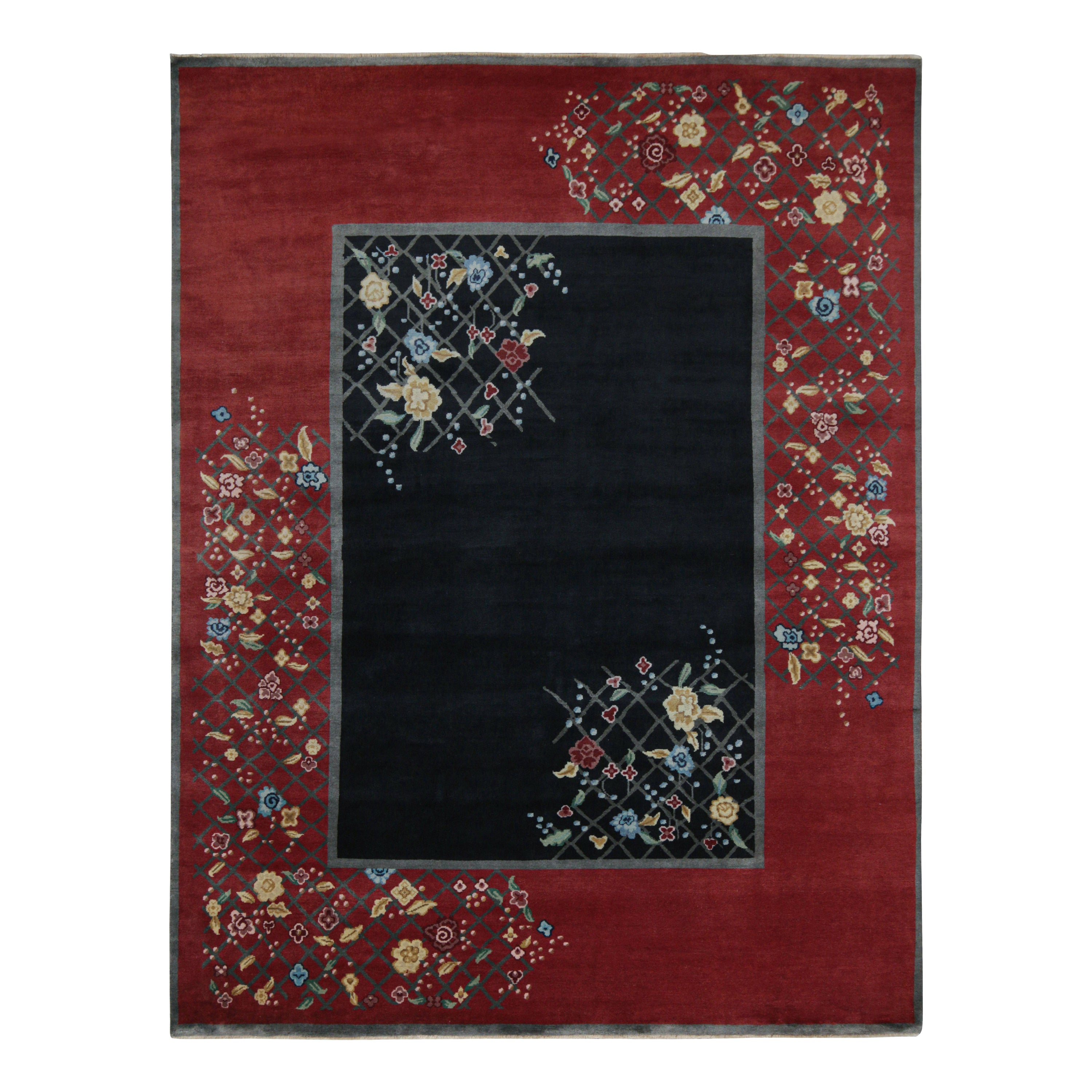 Rug & Kilim's Chinese Style Art Deco Teppich in Rot & Schwarz mit bunten Blumenmotiven im Angebot