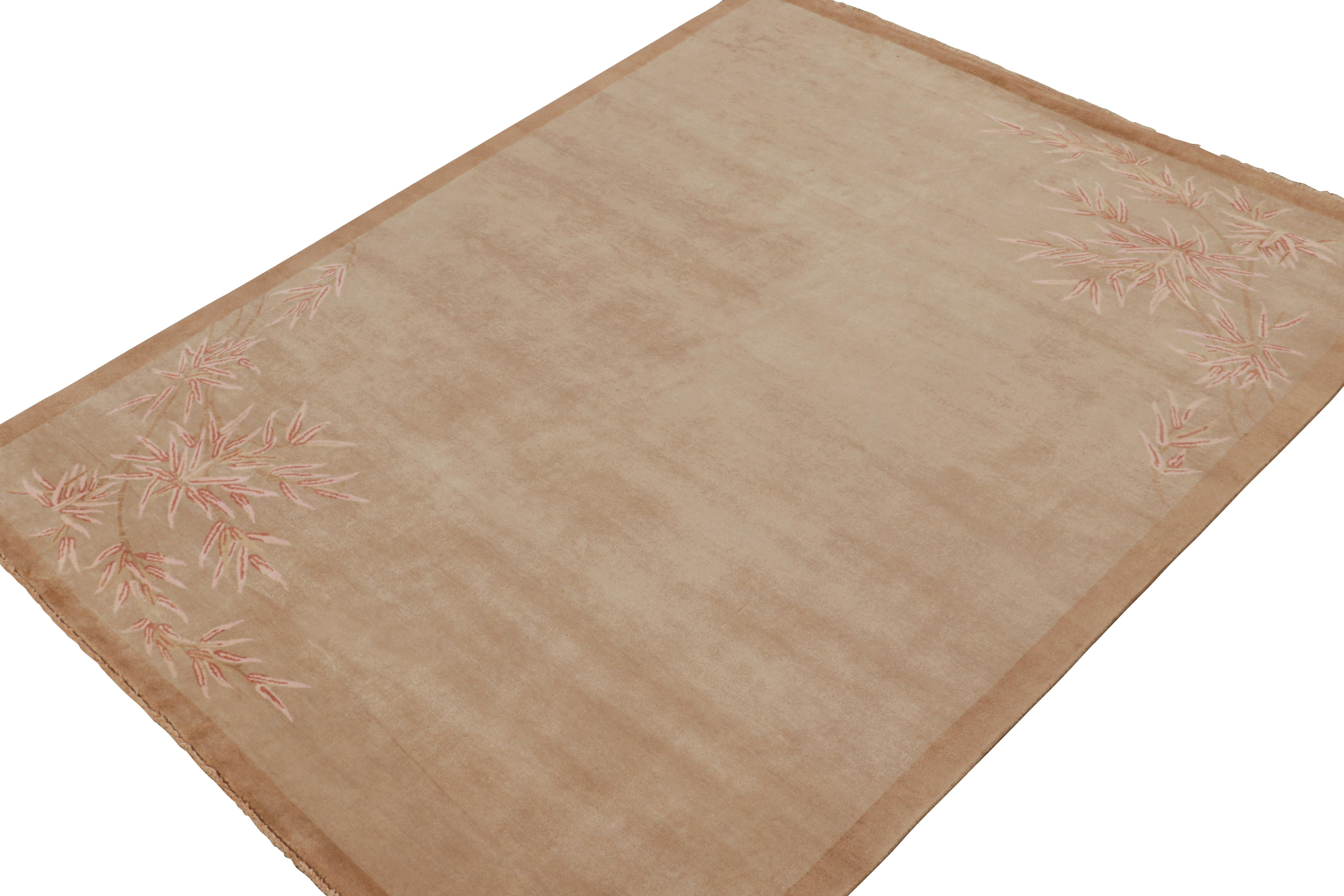 Rug & Kilim's Art Deco Teppich im chinesischen Stil in Brauntönen mit Blumenmustern (Indisch) im Angebot