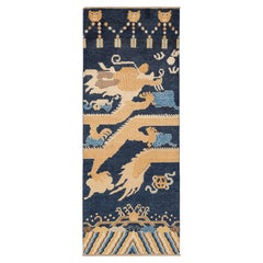 Rug & Kilim's Chinese Style Pictorial Dragon Runner Rug in Marineblau und Gold