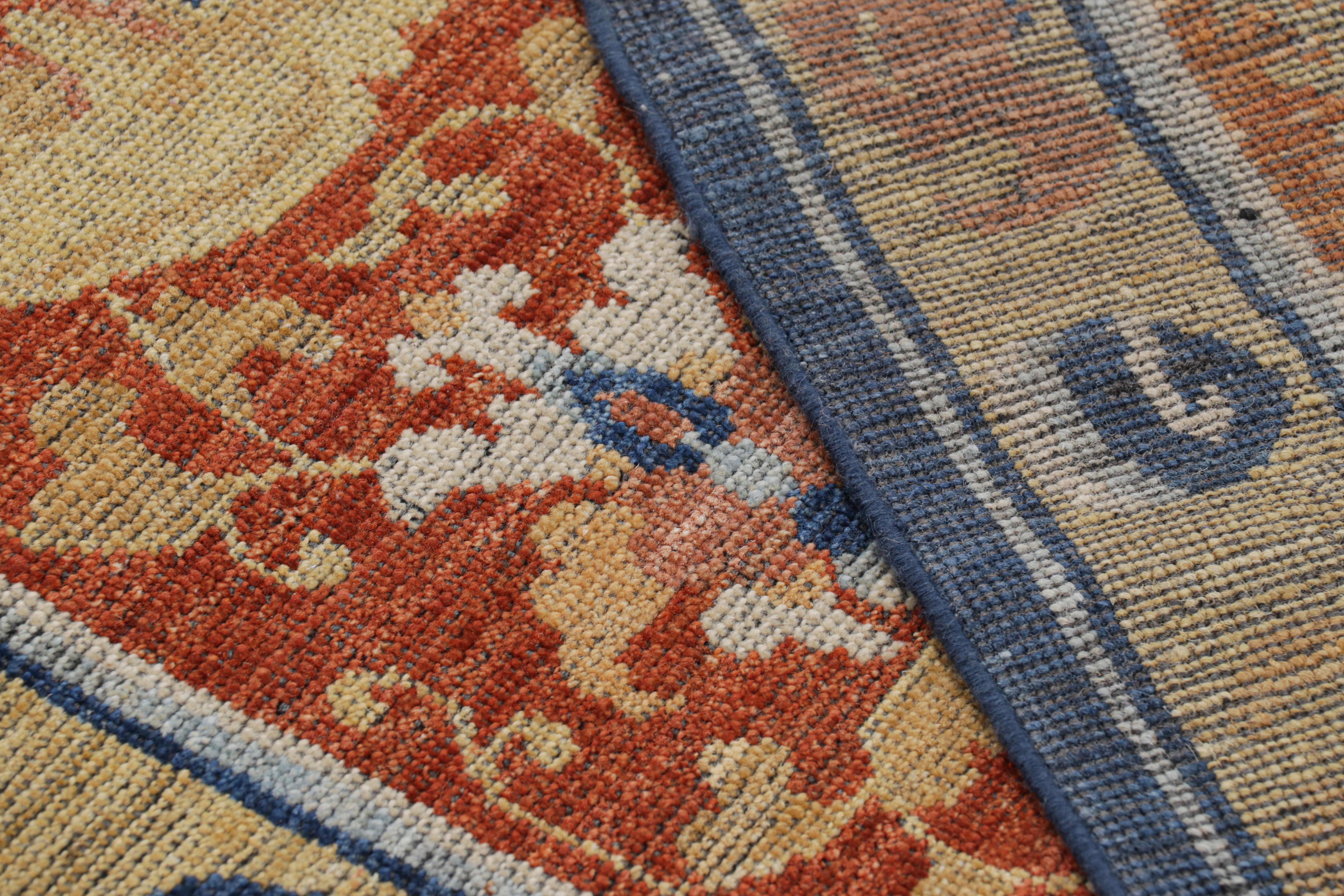 XXI secolo e contemporaneo Rug & Kilim è un tappeto runner in stile cinese di colore arancione bruciato con pitture Kirin in vendita