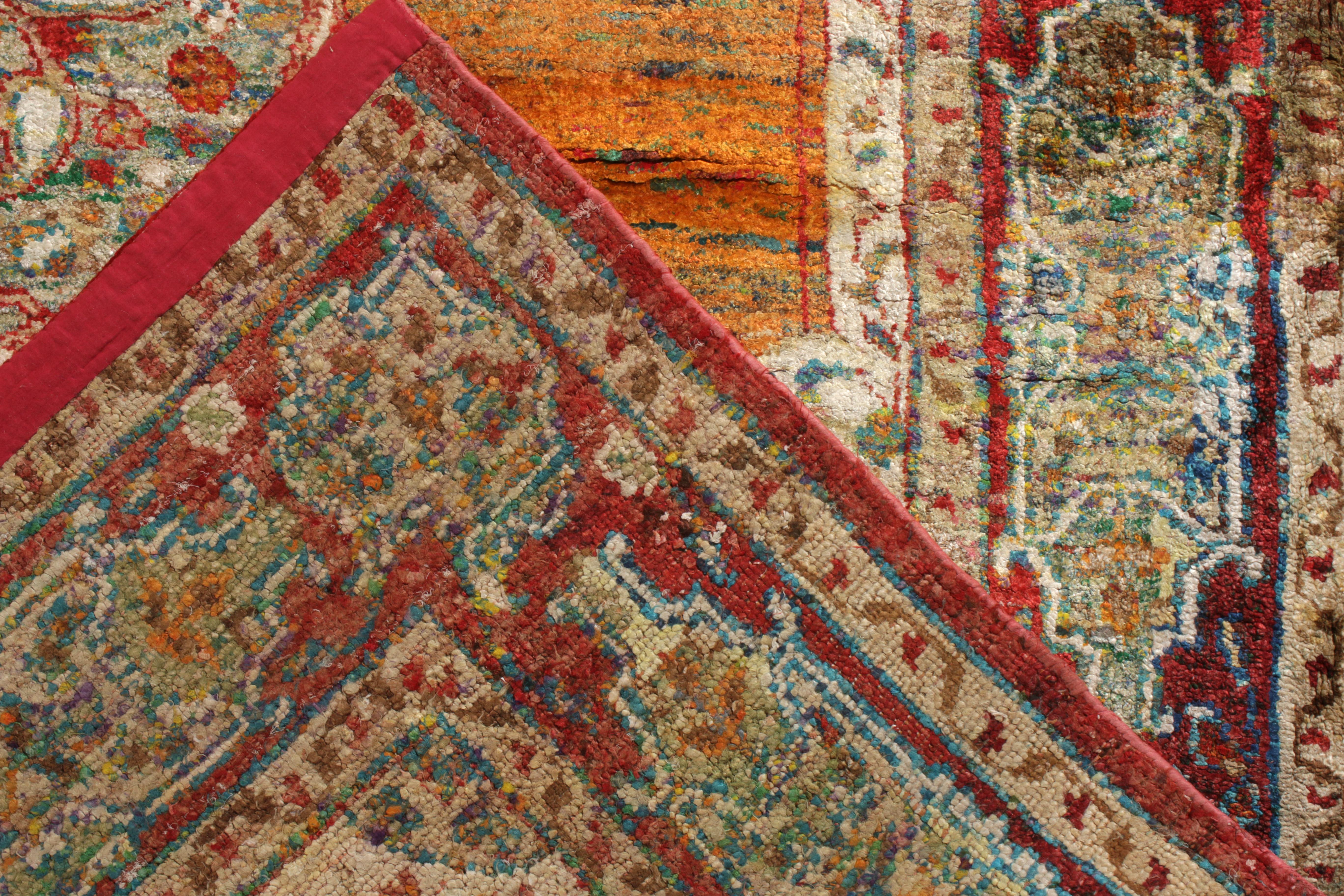 XXI secolo e contemporaneo Rug & Kilim è un tappeto classico in stile Agra con motivo a medaglioni blu e arancione. in vendita