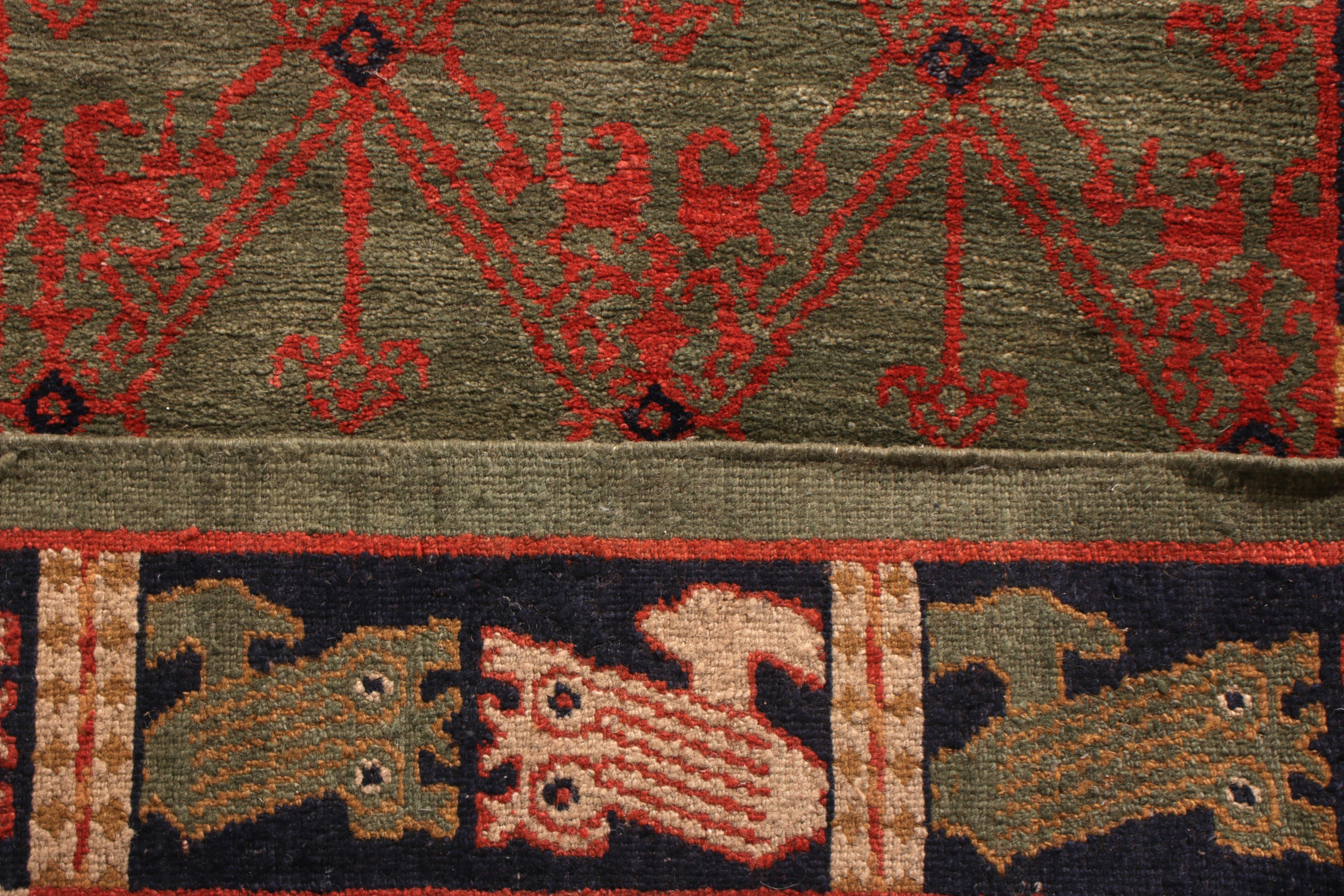 Annodato a mano Rug & Kilim è un modello di tappeto classico in stile europeo Greene & Greene rosso personalizzato in vendita