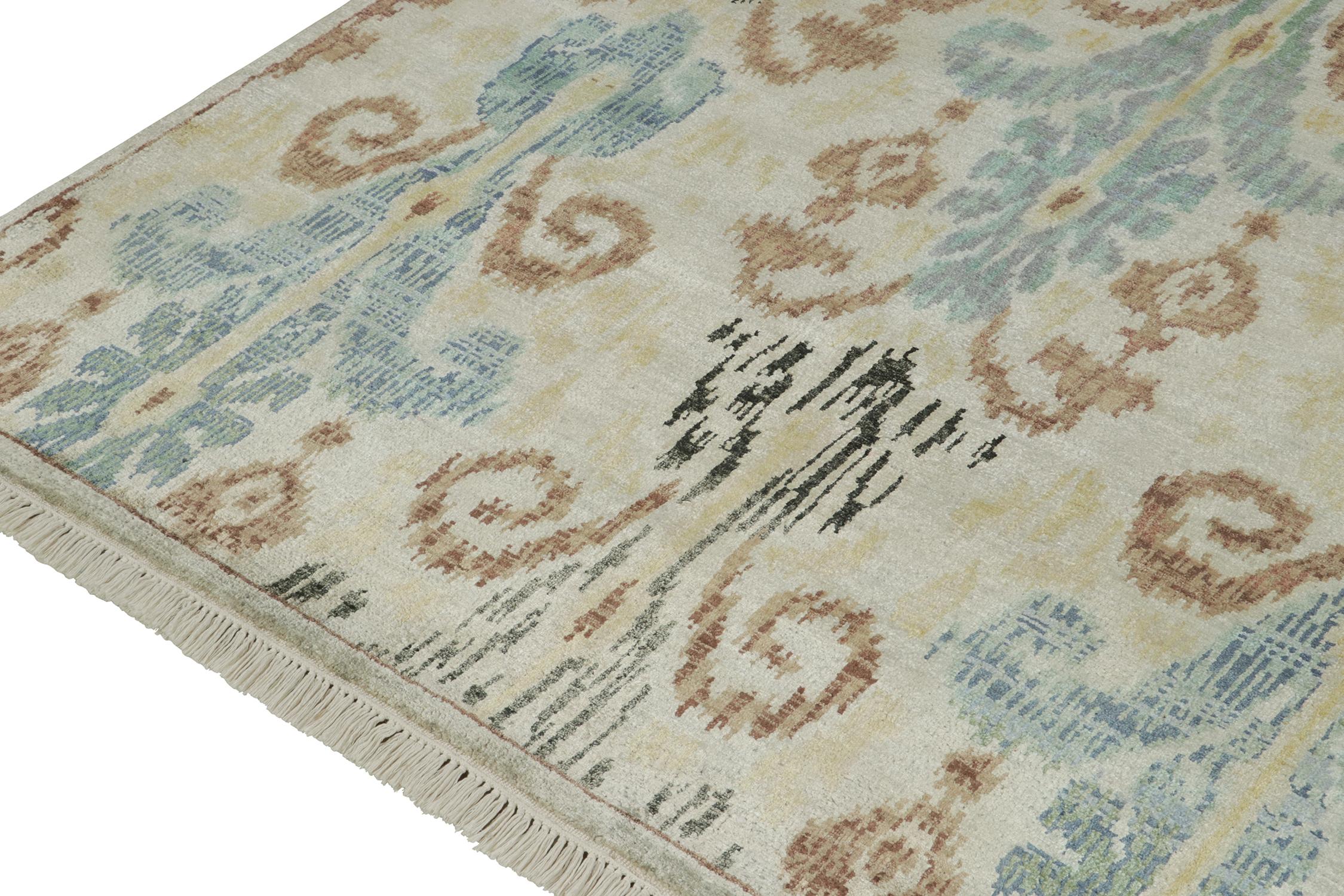 Rug & Kilim è un tappeto classico in stile Ikats con motivi blu, beige, marroni e neri. In condizioni Nuovo in vendita a Long Island City, NY