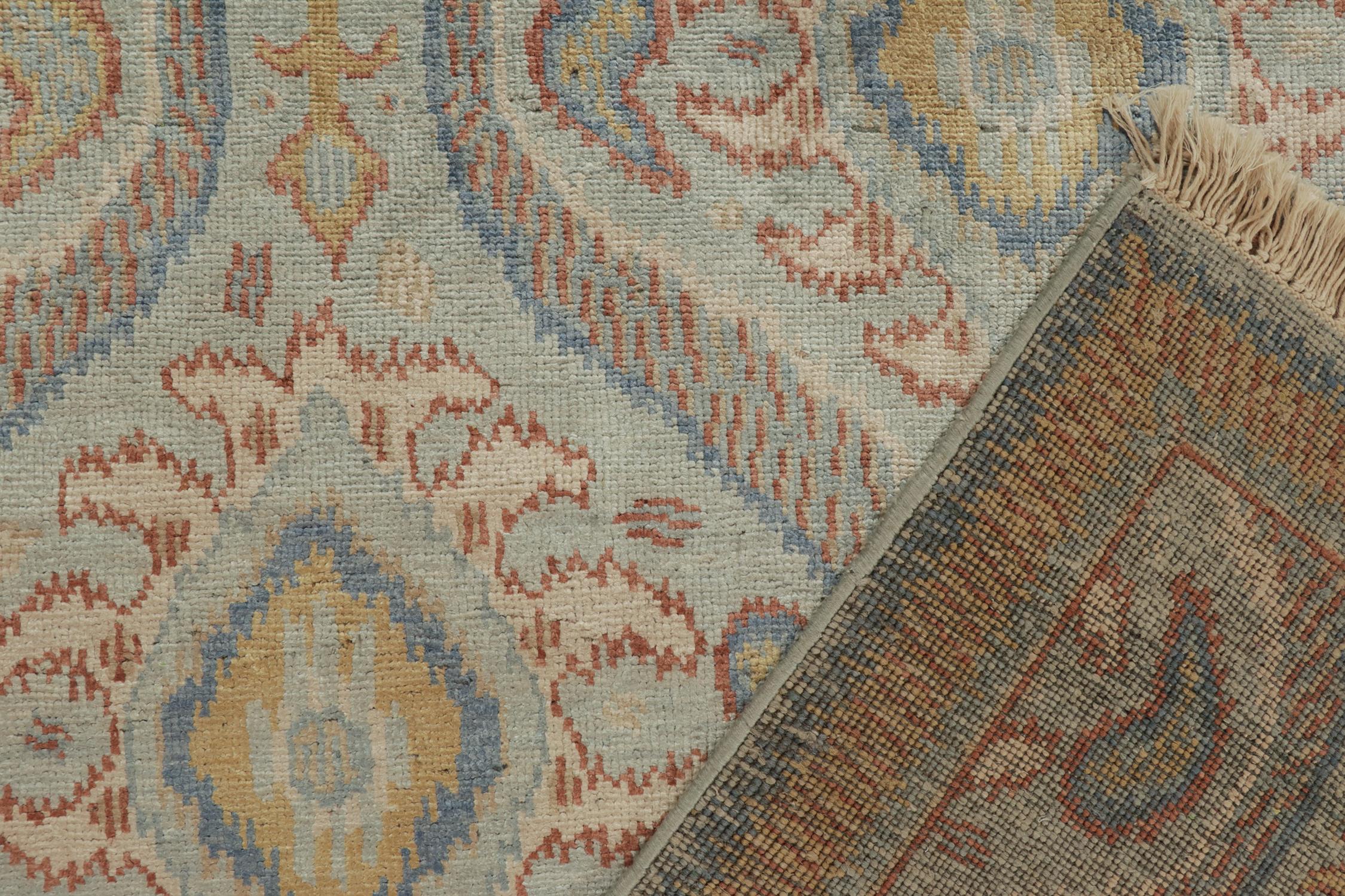 Lana Rug & Kilim: tappeto classico in stile Ikats con motivi blu, oro e rosso ruggine in vendita