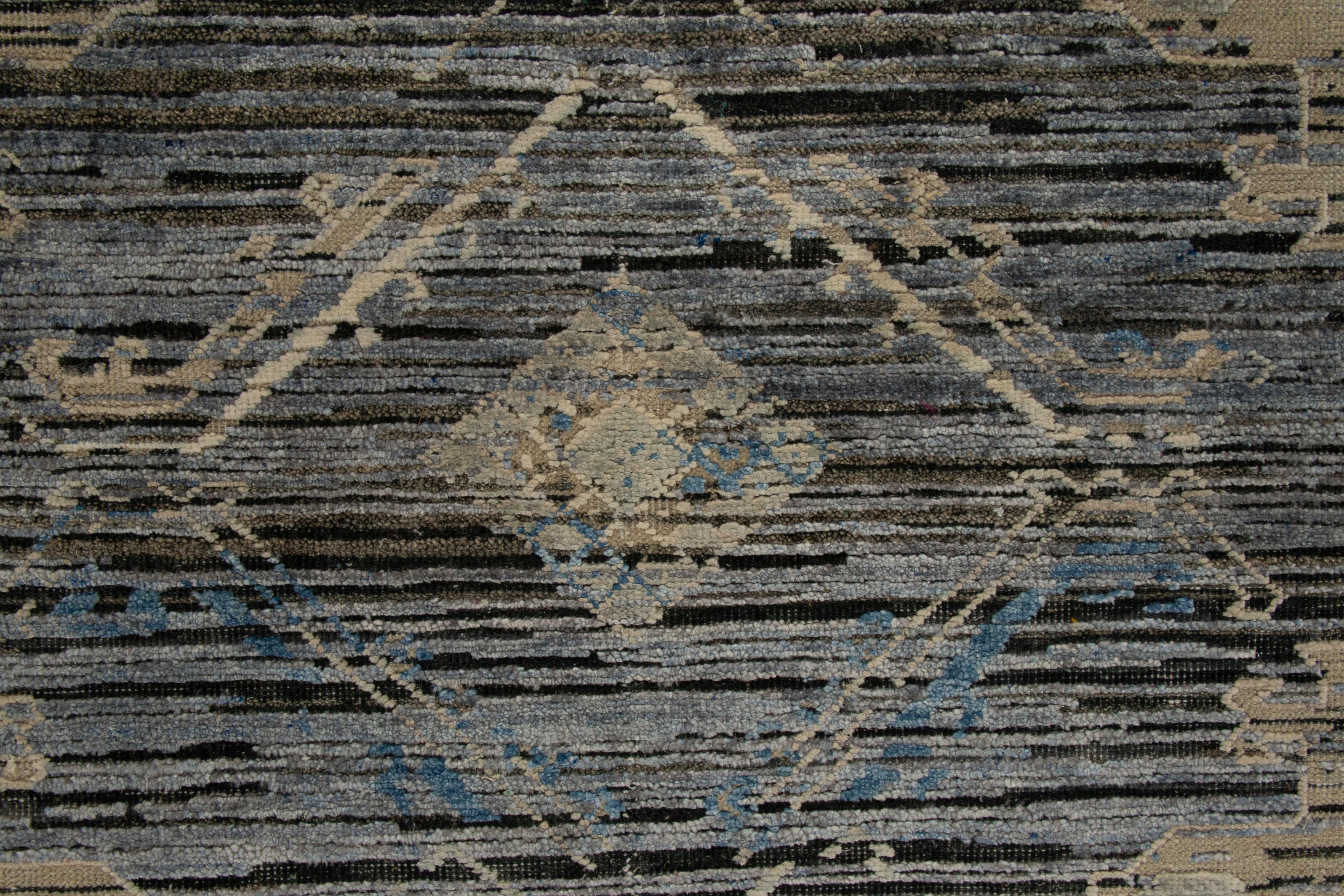 Rug & Kilim’s Classic Persian style rug with Blue, Beige and Silver-Gray Pattern In New Condition For Sale In Long Island City, NY