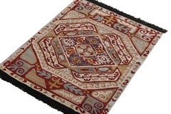 Teppich im klassischen Stil von Teppich & Kilims mit beige-braunem und rotem Stammesmuster