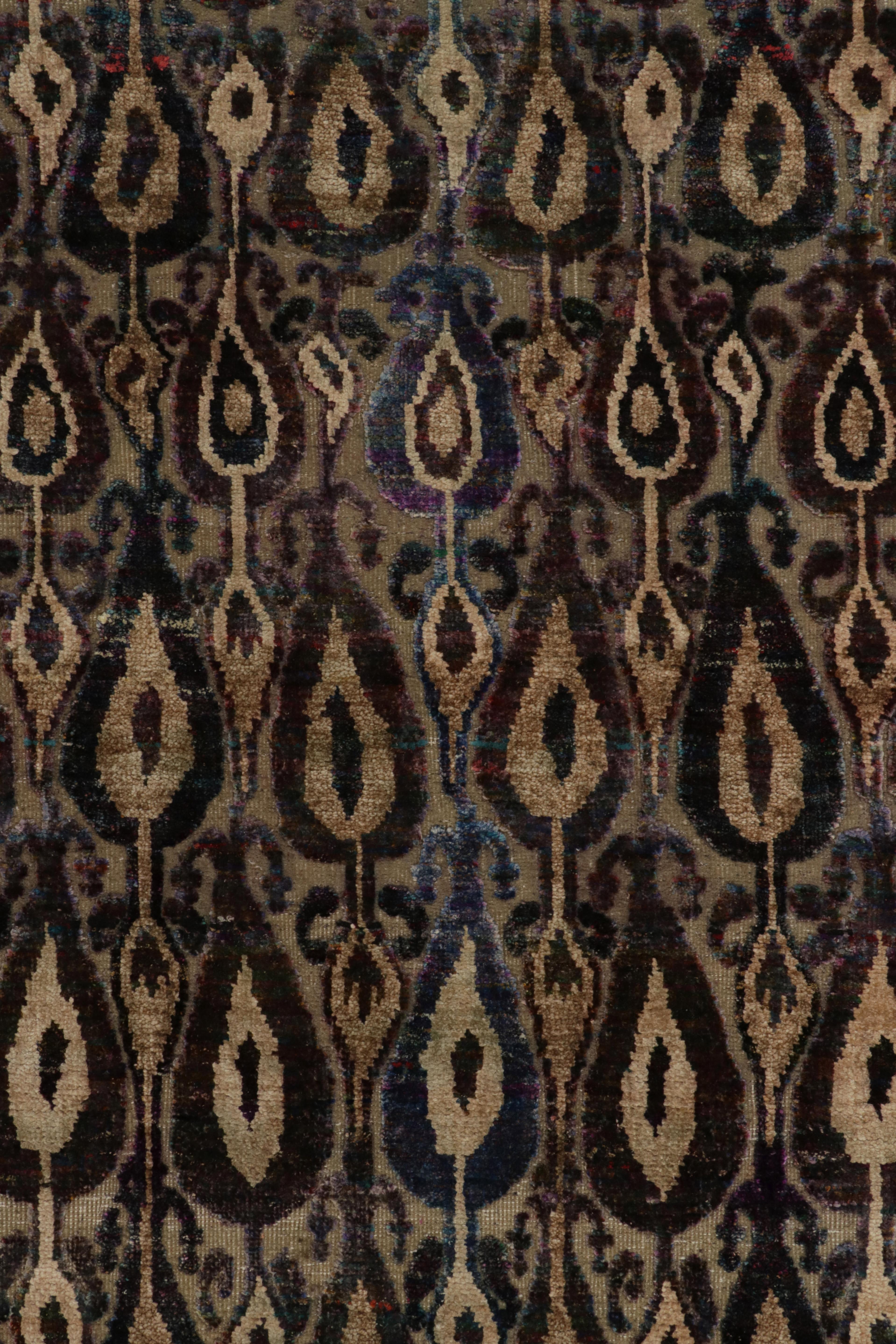 Rug & Kilim's Classic Style Teppich in Beige-Braun, Rot und Blau mit Ikats-Muster (21. Jahrhundert und zeitgenössisch) im Angebot