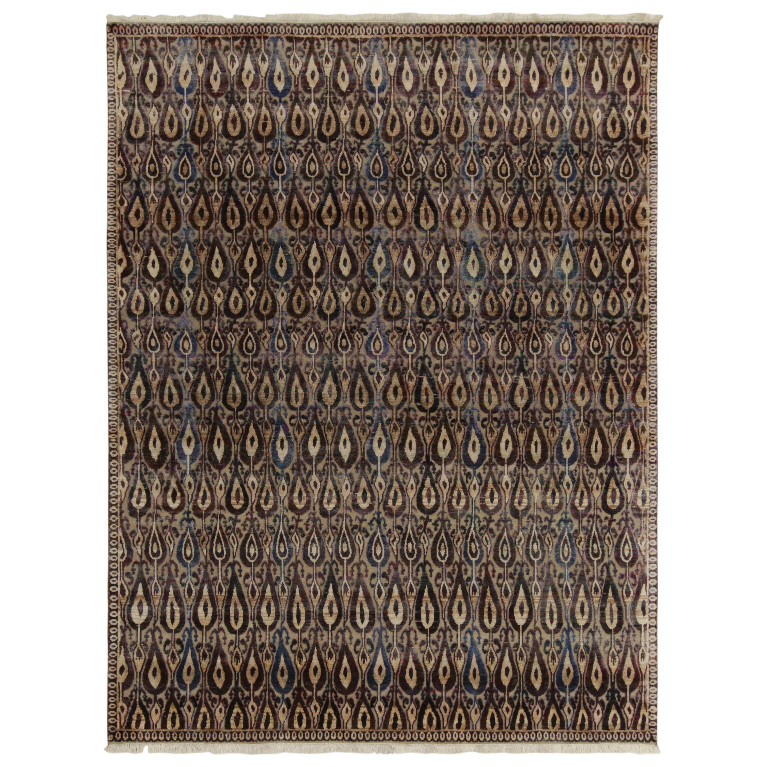 Rug & Kilim's Classic Style Teppich in Beige-Braun, Rot und Blau mit Ikats-Muster im Angebot