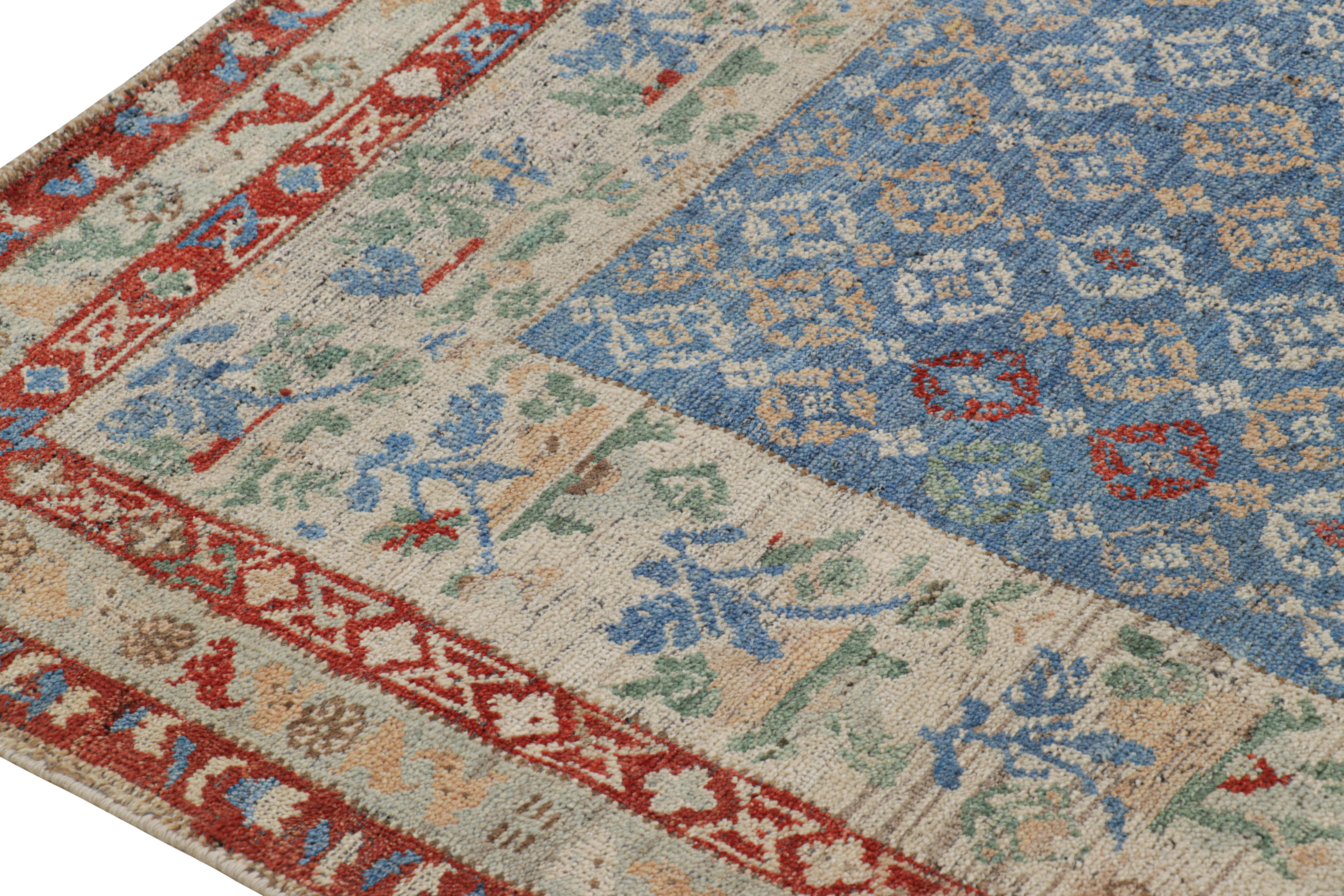 Rug & Kilim's Classic-Style Teppich in Blau mit bunten Blumenmustern (Indisch) im Angebot