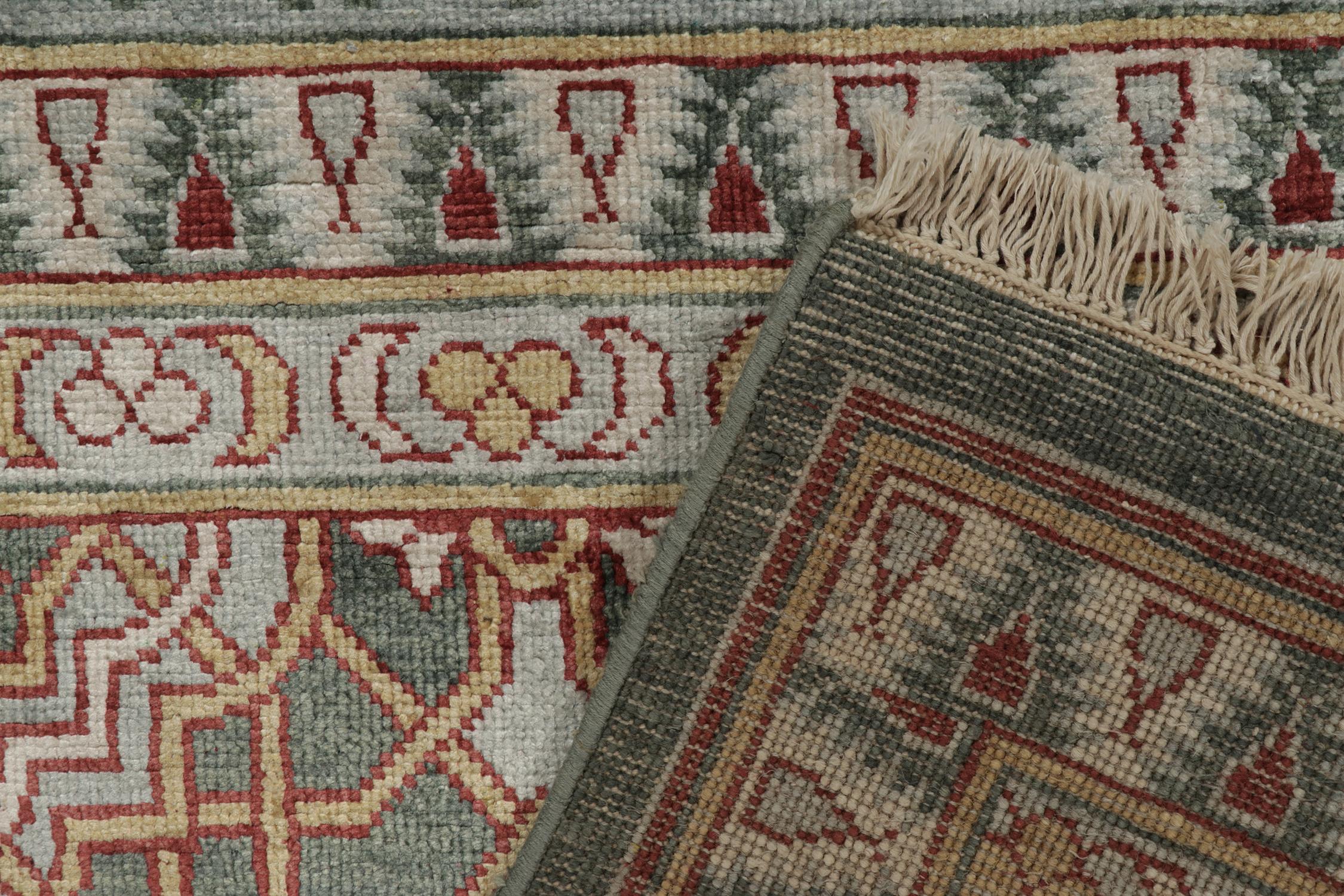 Rug & Kilim's Classic Style Teppich in Gold, Rot und Blau Geometrisch gemustert (Wolle) im Angebot