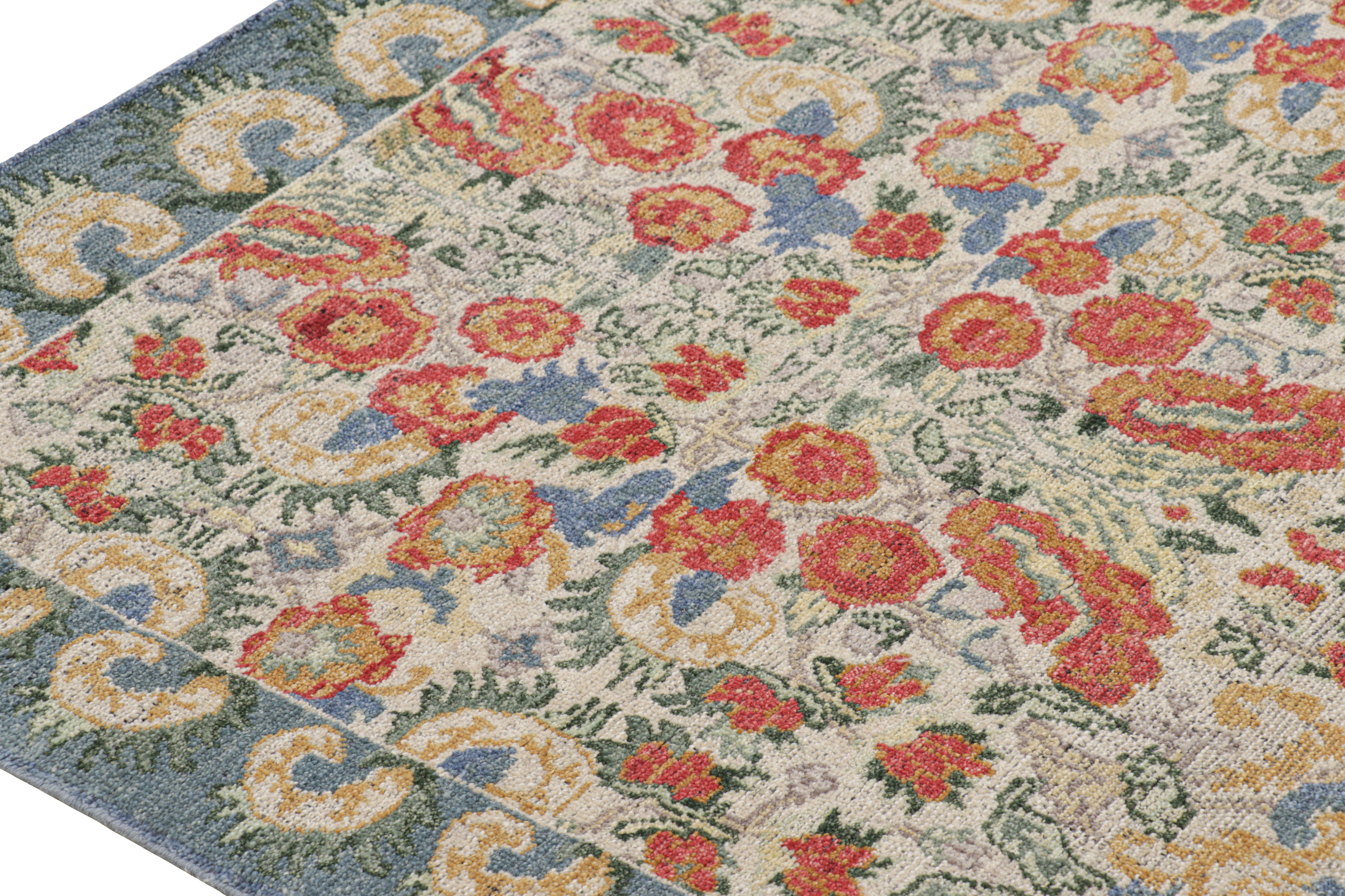 Rug & Kilim's Classic Style Rug in Weiß mit Blumenmustern (Moderne) im Angebot
