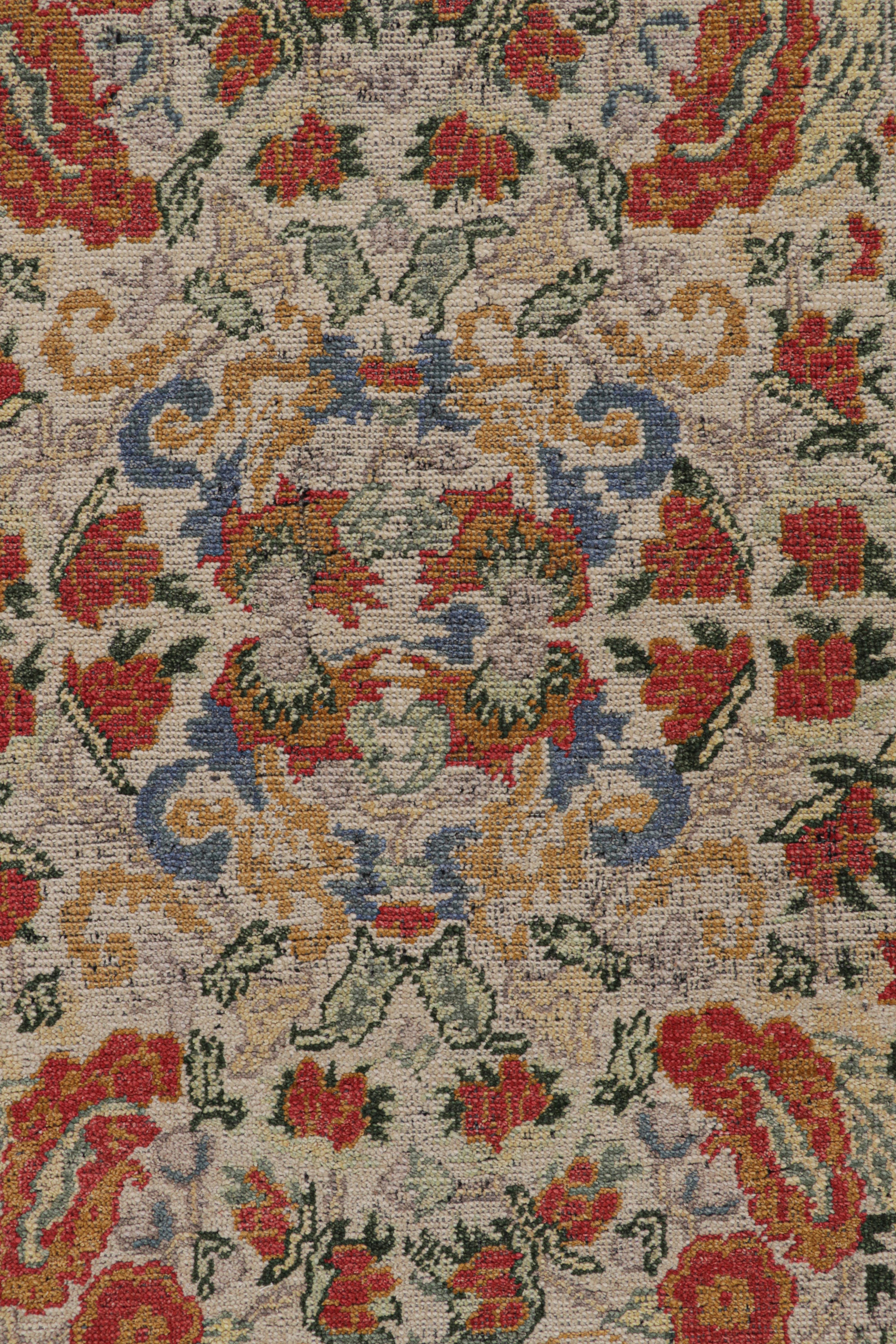Rug & Kilim's Classic Style Rug in Weiß mit Blumenmustern (21. Jahrhundert und zeitgenössisch) im Angebot