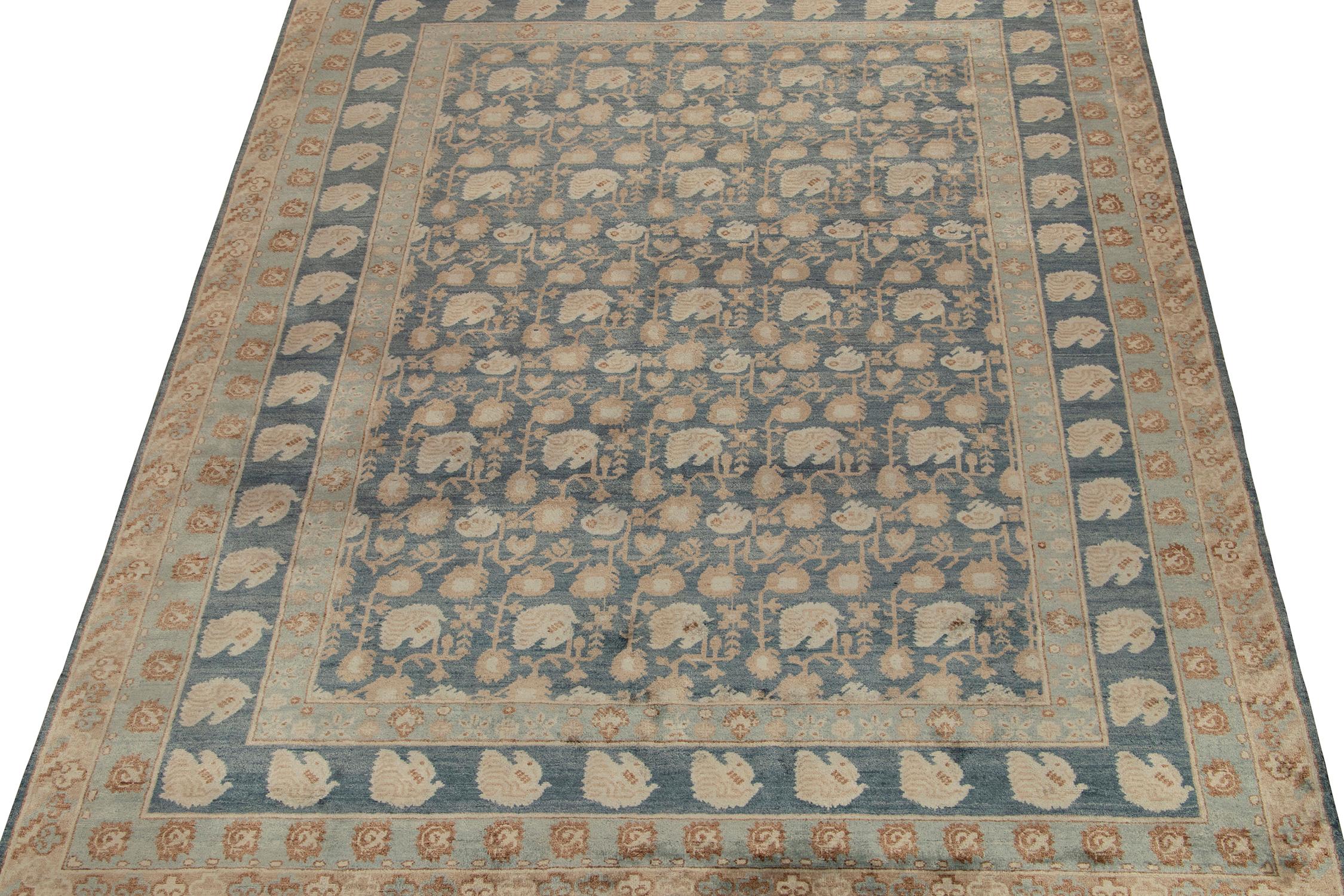 Indiano Tappeto in stile classico Rug & Kilim con motivo floreale blu e beige-marrone in vendita