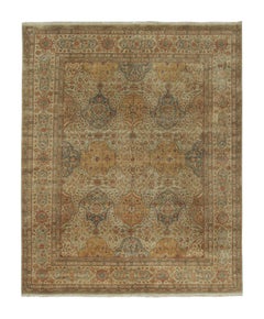 Tapis de style classique de Tapis & Kilim avec motifs floraux dorés, beiges et verts
