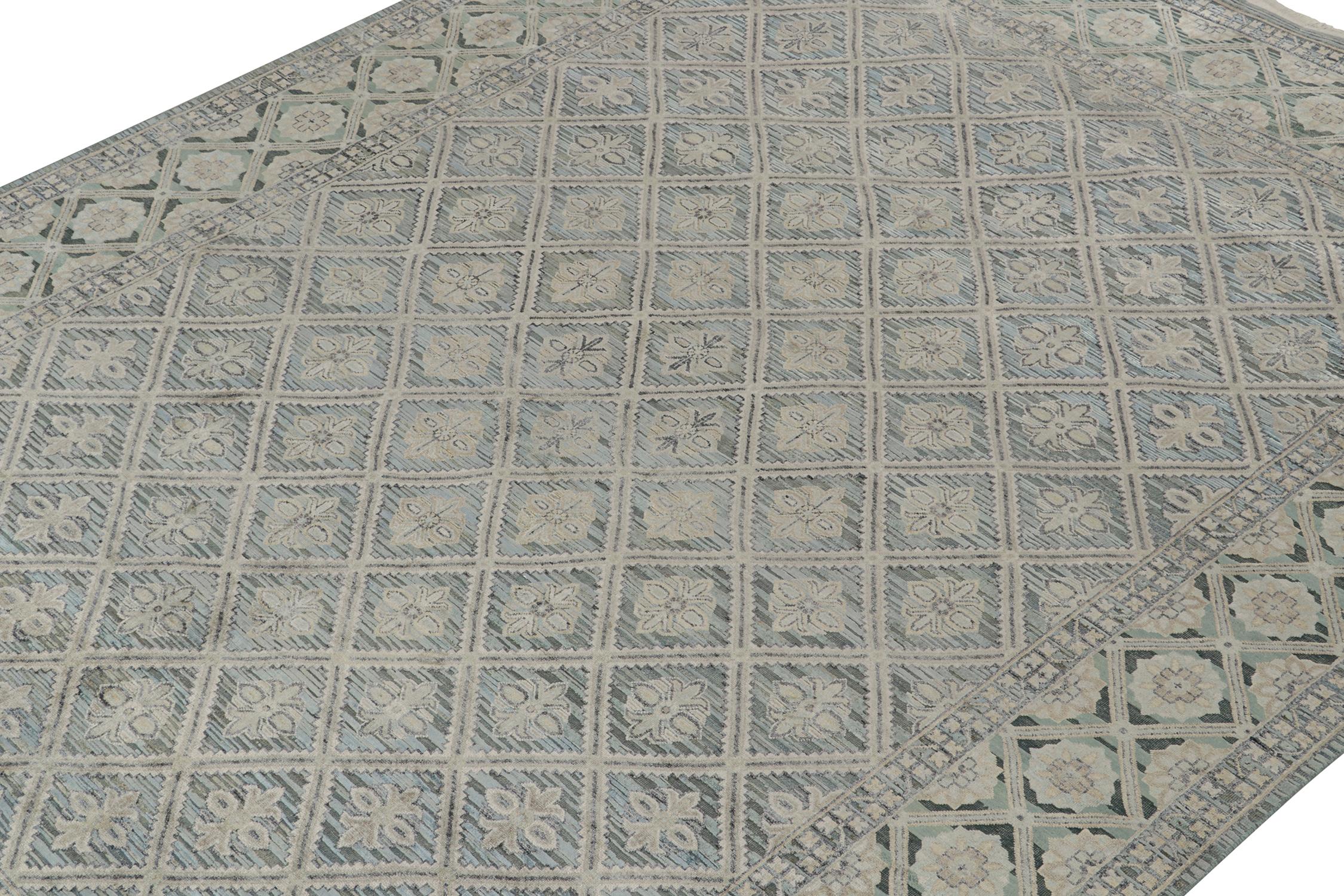 Teppich & Kelim-Teppich im klassischen Stil mit grauem und blauem Blumenmuster (Handgeknüpft) im Angebot