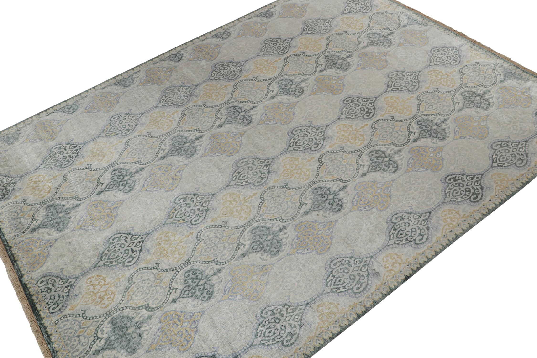 Indiano Tappeto Rug & Kilim in stile classico con motivi grigi, beige e oro in vendita