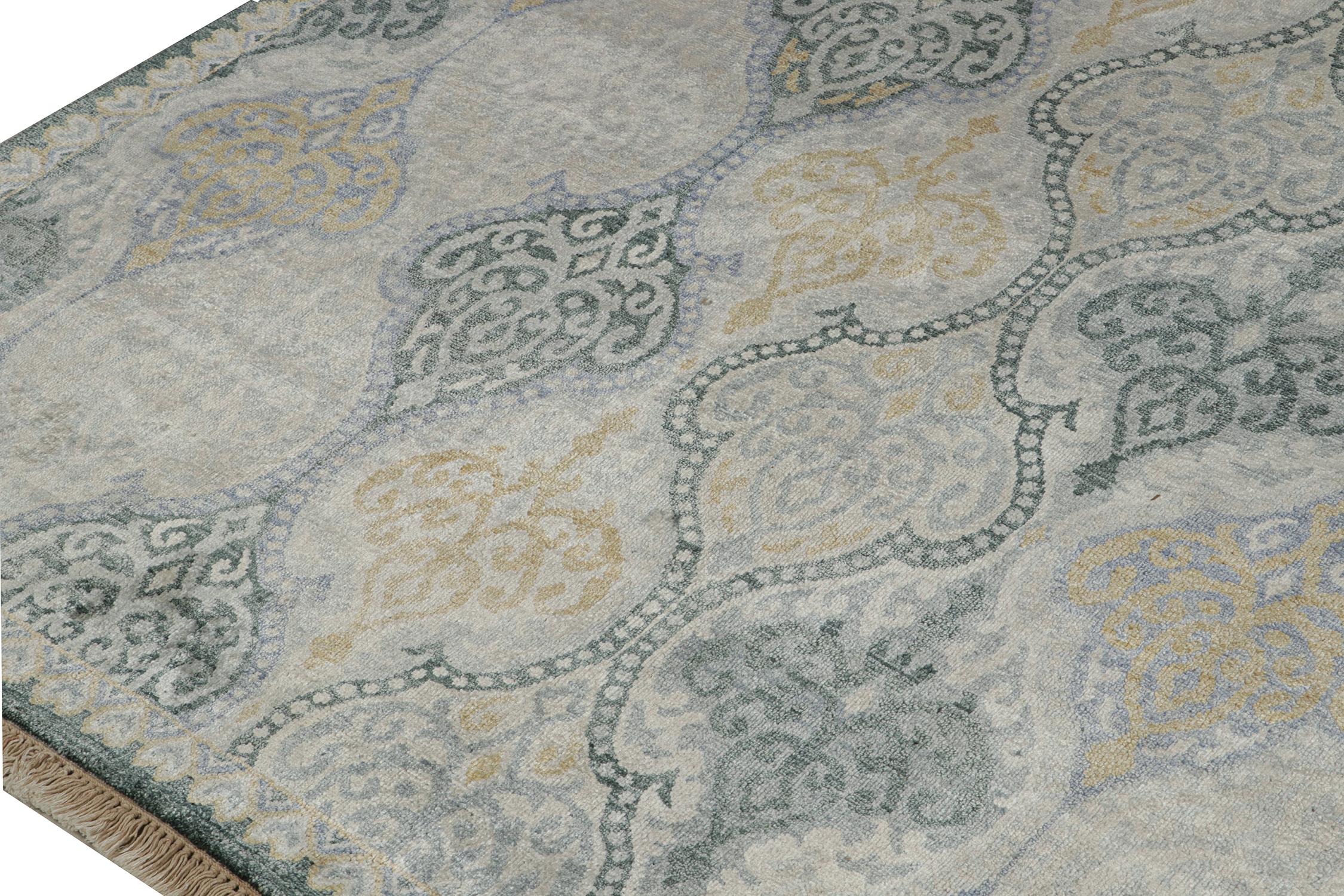 Tappeto Rug & Kilim in stile classico con motivi grigi, beige e oro In condizioni Nuovo in vendita a Long Island City, NY