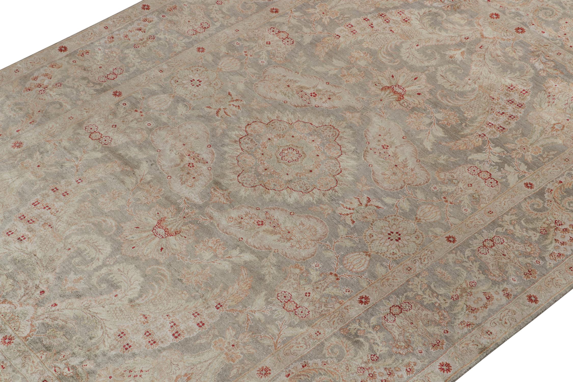 Annodato a mano Tappeto Rug & Kilim in stile classico con motivo floreale grigio, rosa e verde in vendita