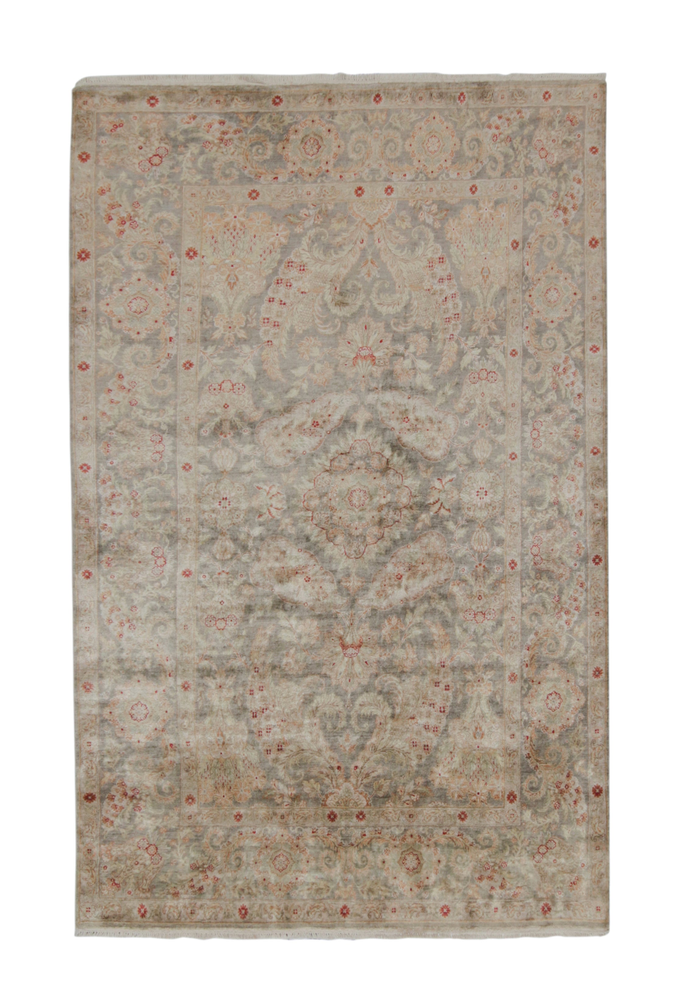 Teppich & Kelim-Teppich im klassischen Stil mit grauem, rosa und grünem Blumenmuster