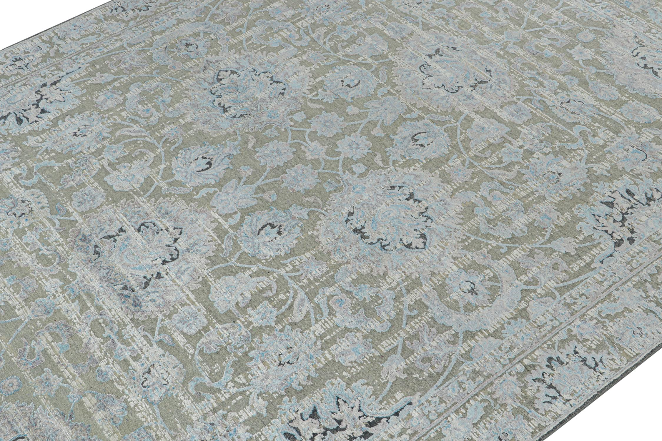 Rug & Kilim's Modern Classics Teppich in Grau mit blauen Blumenmustern (Indisch) im Angebot