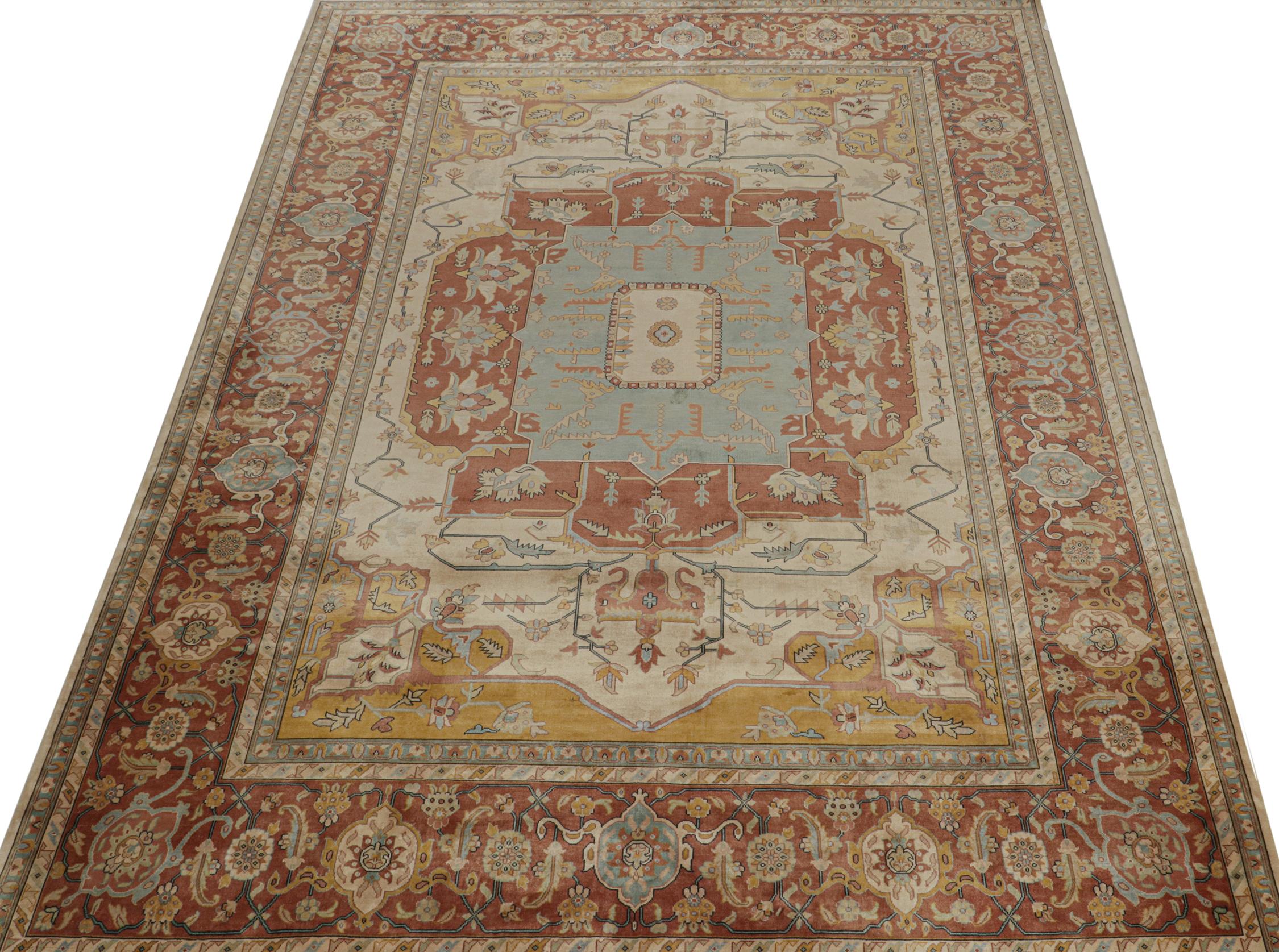 Un tapis 9x13 inspiré des styles de tapis traditionnels, de la Collection Modern Classics de Rug & Kilim. Noué à la main en laine, il présente une confluence de motifs floraux rouges, bleus, beiges et dorés avec une grâce classique.
Plus