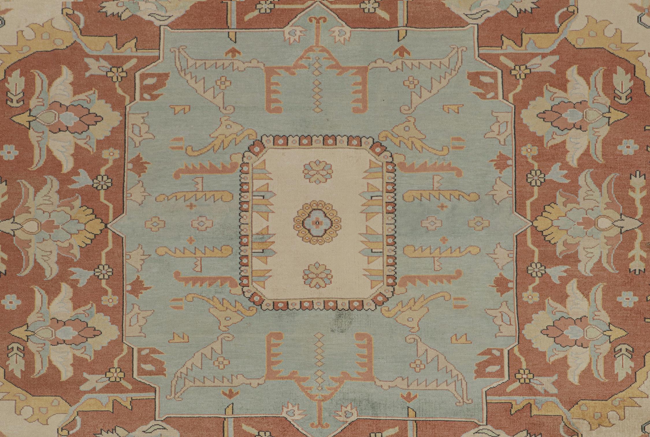 XXIe siècle et contemporain Rug & Kilim's Classic Style Rug with Red and Gold with Blue Medallion Pattern (Tapis de style classique avec motif de médaillon rouge et or) en vente