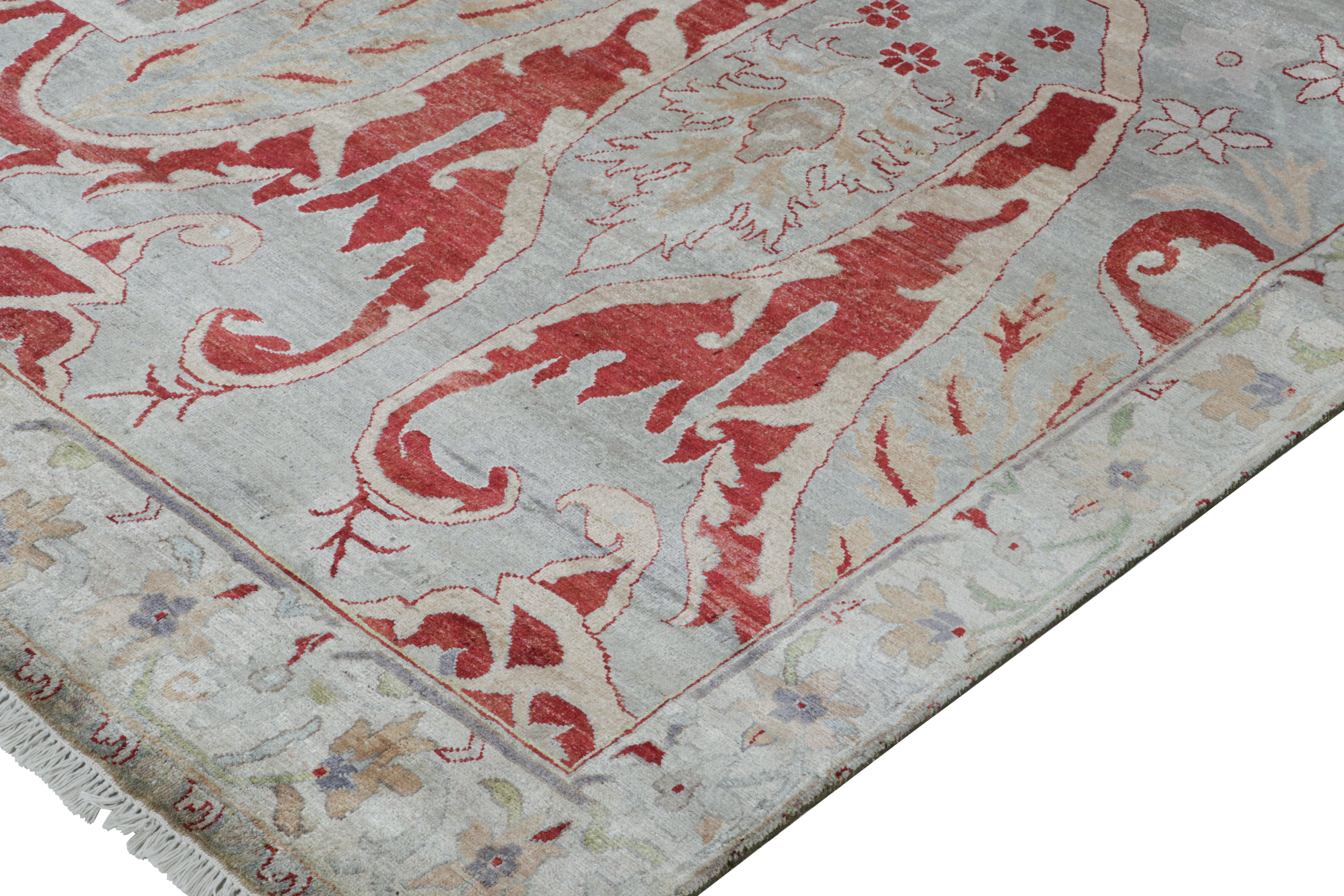 Rug & Kilim's Classic Style Teppich mit roten, blauen und grauen Blumenmustern (Handgeknüpft) im Angebot