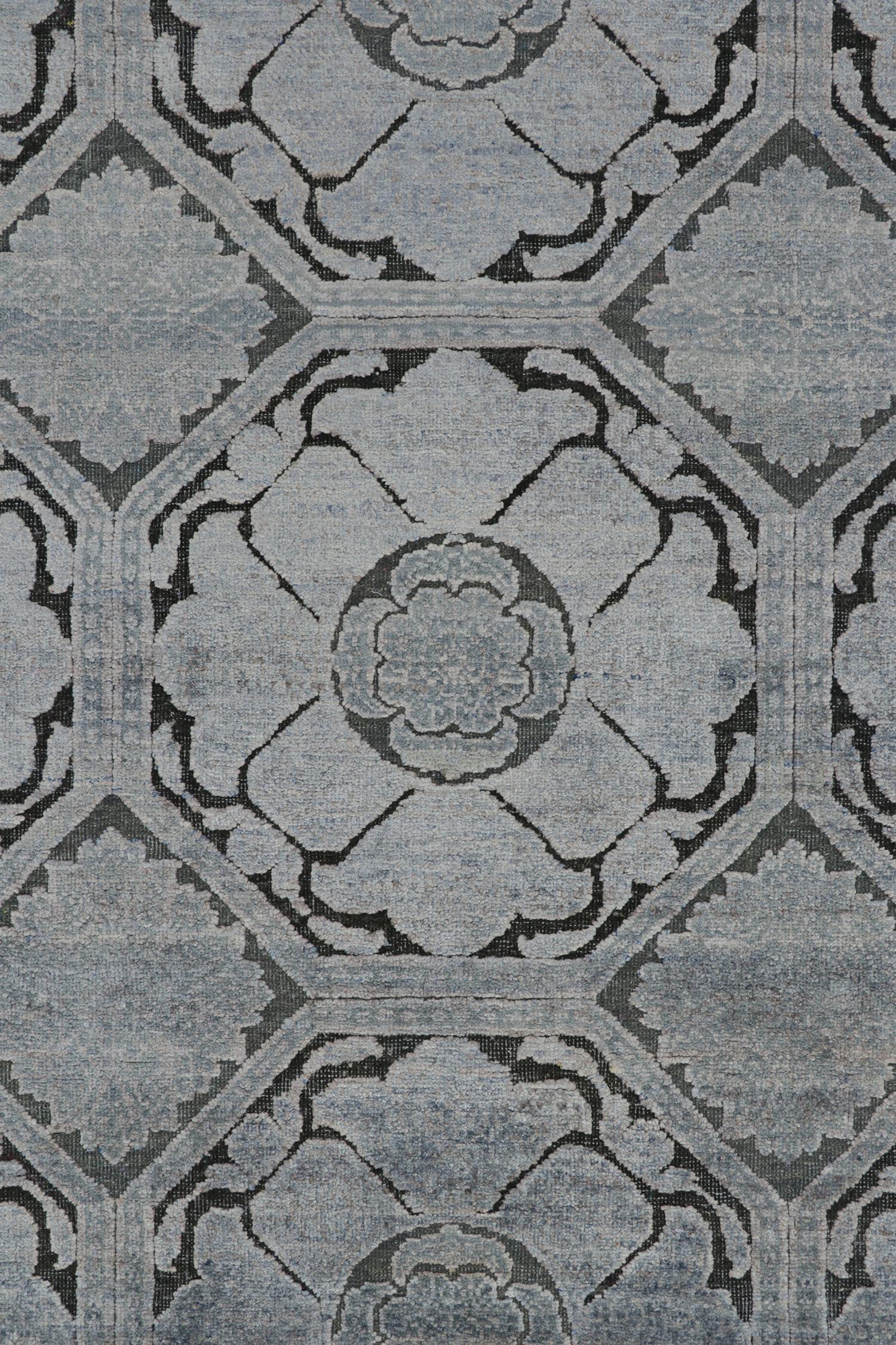 Contemporary Rug & Kilim’s Modern Classics Rug With Silver-Gray and Blue Medallions