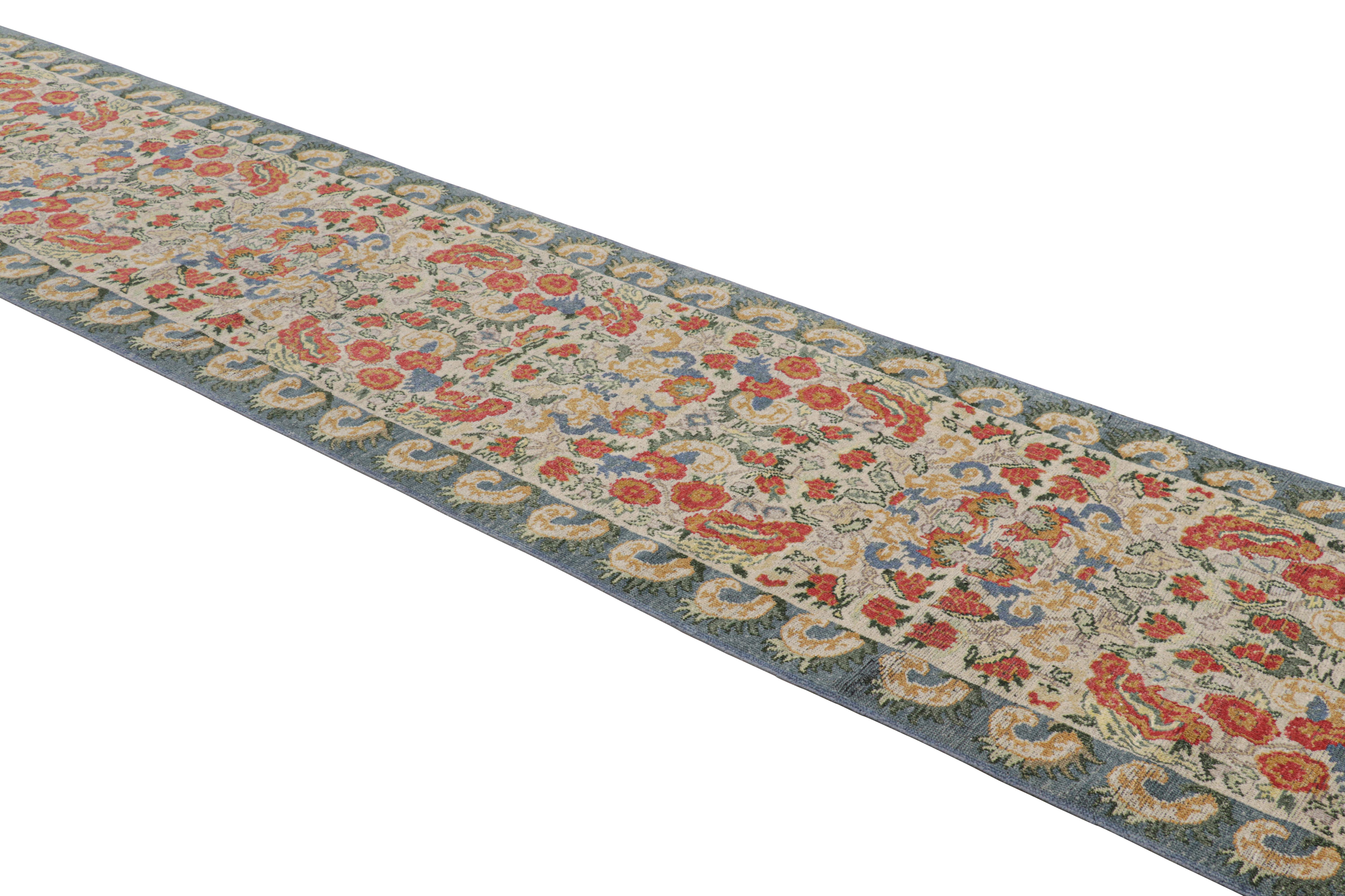 Dieser handgeknüpfte Teppich aus einer speziellen Ghazni-Wollmischung mit einer Länge von 3 x 21 cm ist eine kühne neue Ergänzung der klassischen Burano Collection'S von Rug & Kilim - eine luxuriöse Neuentdeckung wichtiger Klassiker und historischer