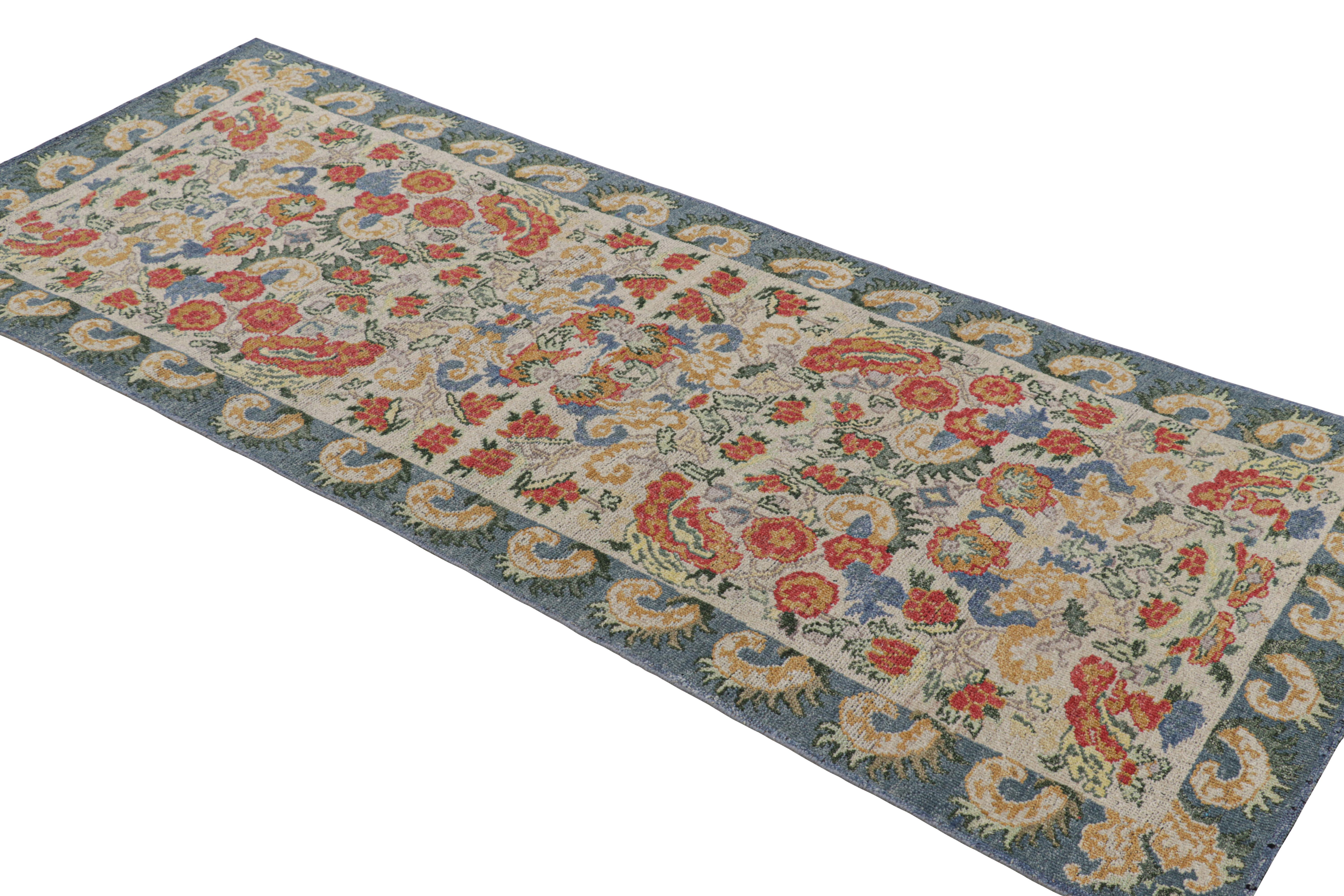 Rug & Kilim’s Classic Style Runner Rug in White with Floral Patterns In New Condition For Sale In Long Island City, NY