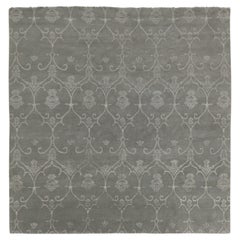 Klassischer quadratischer Teppich von Rug & Kilim in Grau mit floralen Spaliermustern