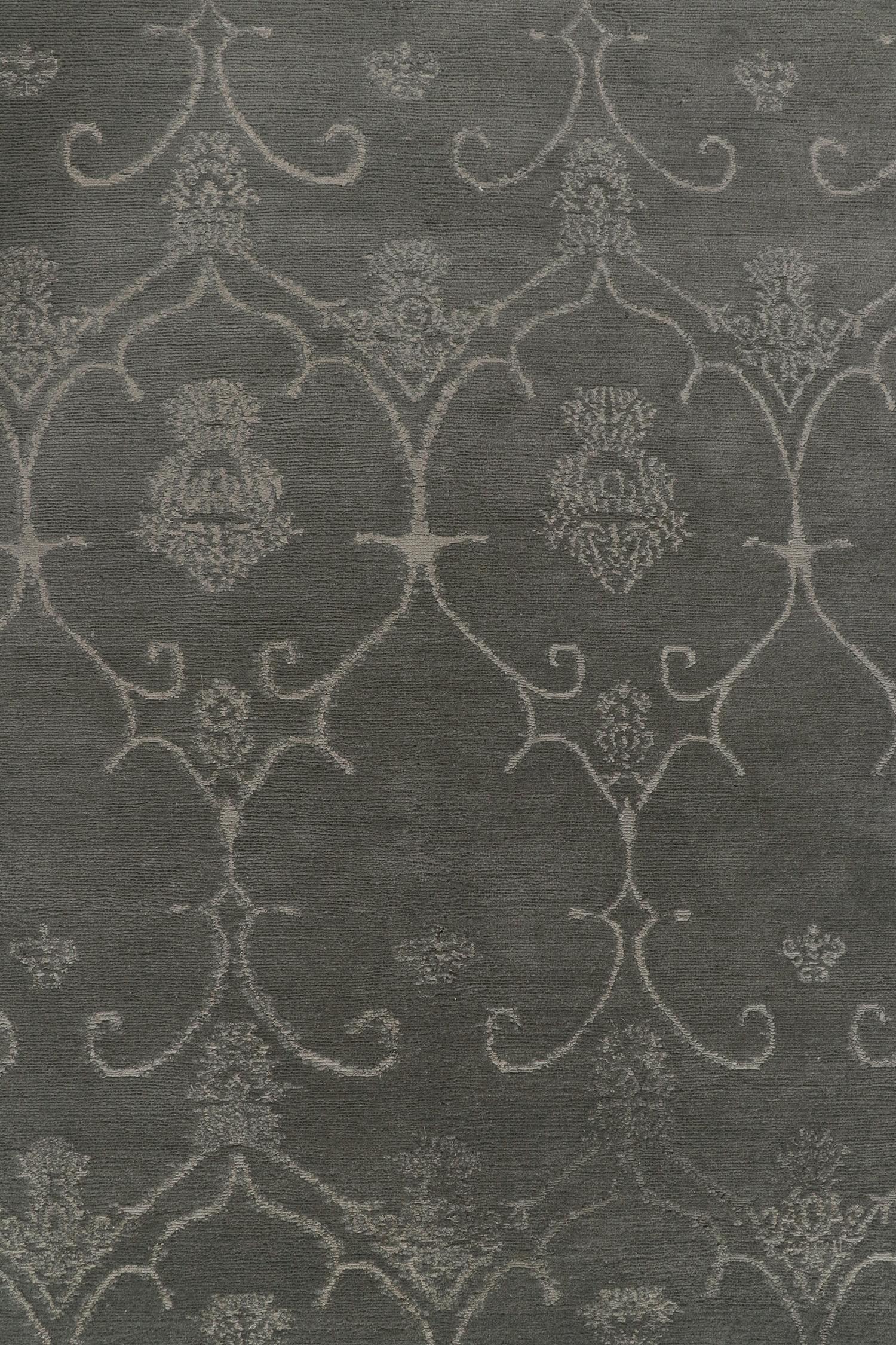 XXIe siècle et contemporain Rug & Kilim's Classic Style Square Rug in Grey with Floral Trellis Patterns (tapis carré de style classique en gris avec motifs floraux en treillis) en vente