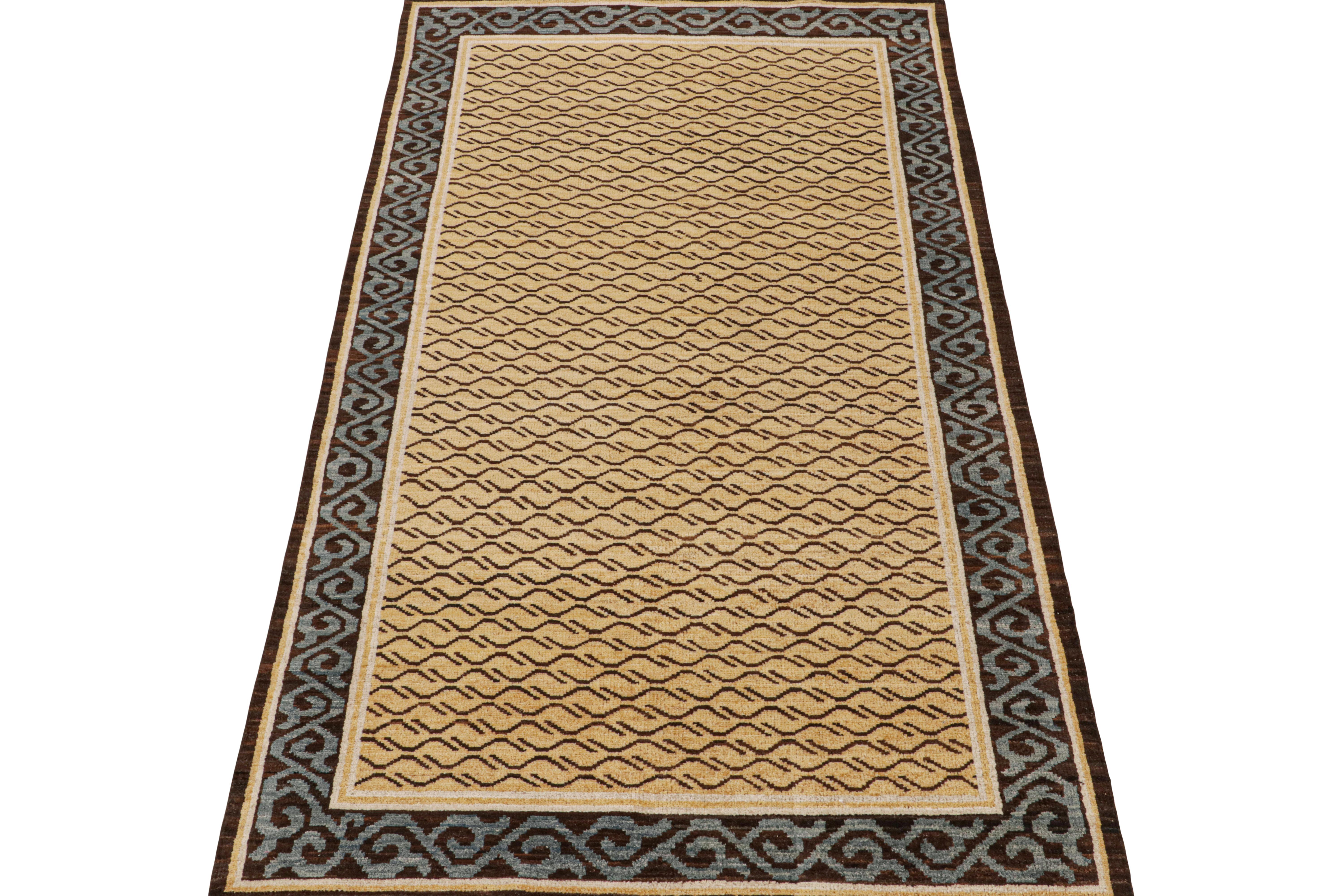 Dieser zeitgenössische 4x8-Teppich ist eine aufregende Neuheit in der Tigers Collection'S von Rug & Kilim. Unsere Kollektion umspannt mehrere Kulturen und greift ikonische Bildstile der Volkskunst und handgefertigte Orientteppiche gleichermaßen auf.