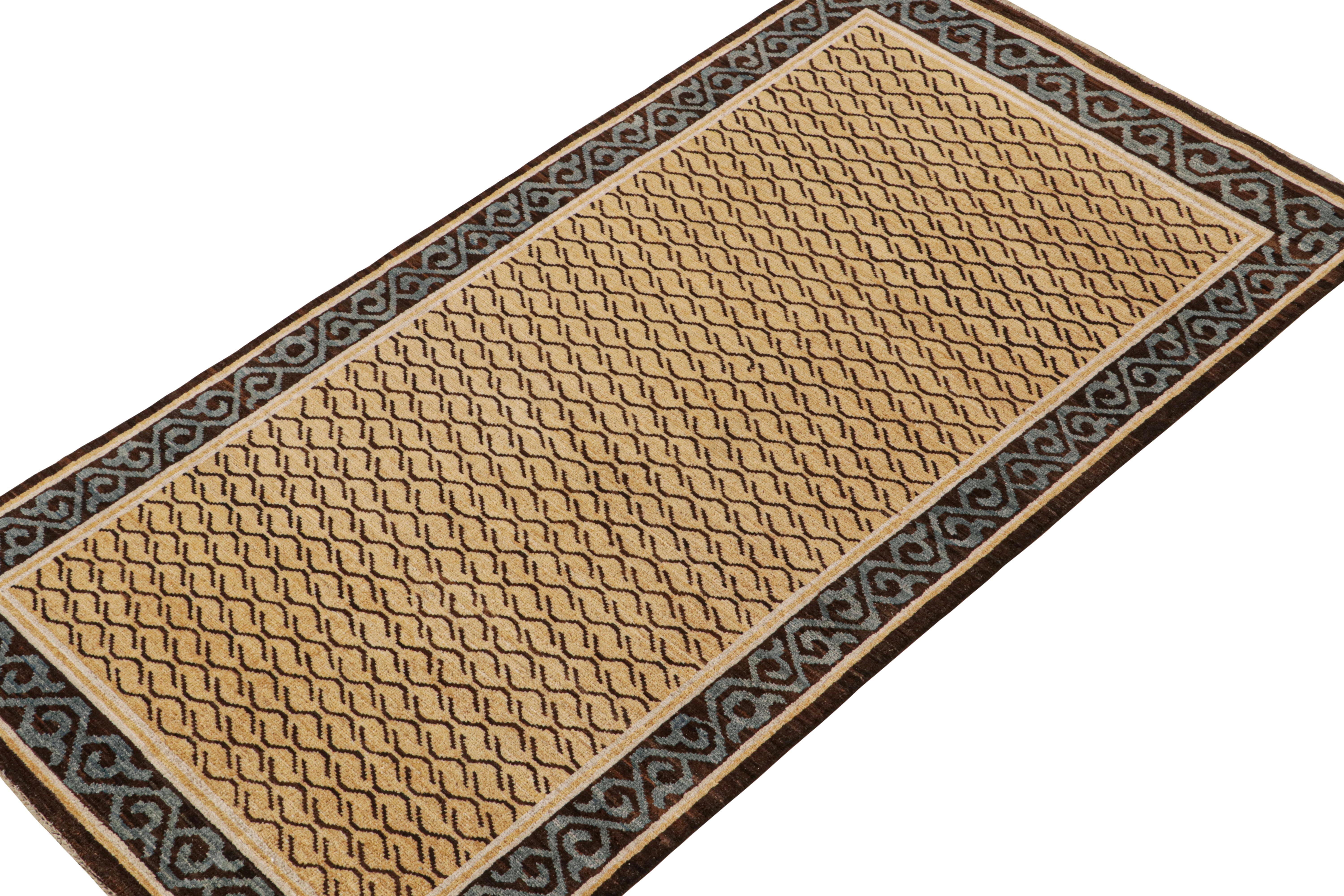 Rug & Kilim's Classic Style Tiger Rug in Gold mit braunen Streifen (Pakistanisch) im Angebot