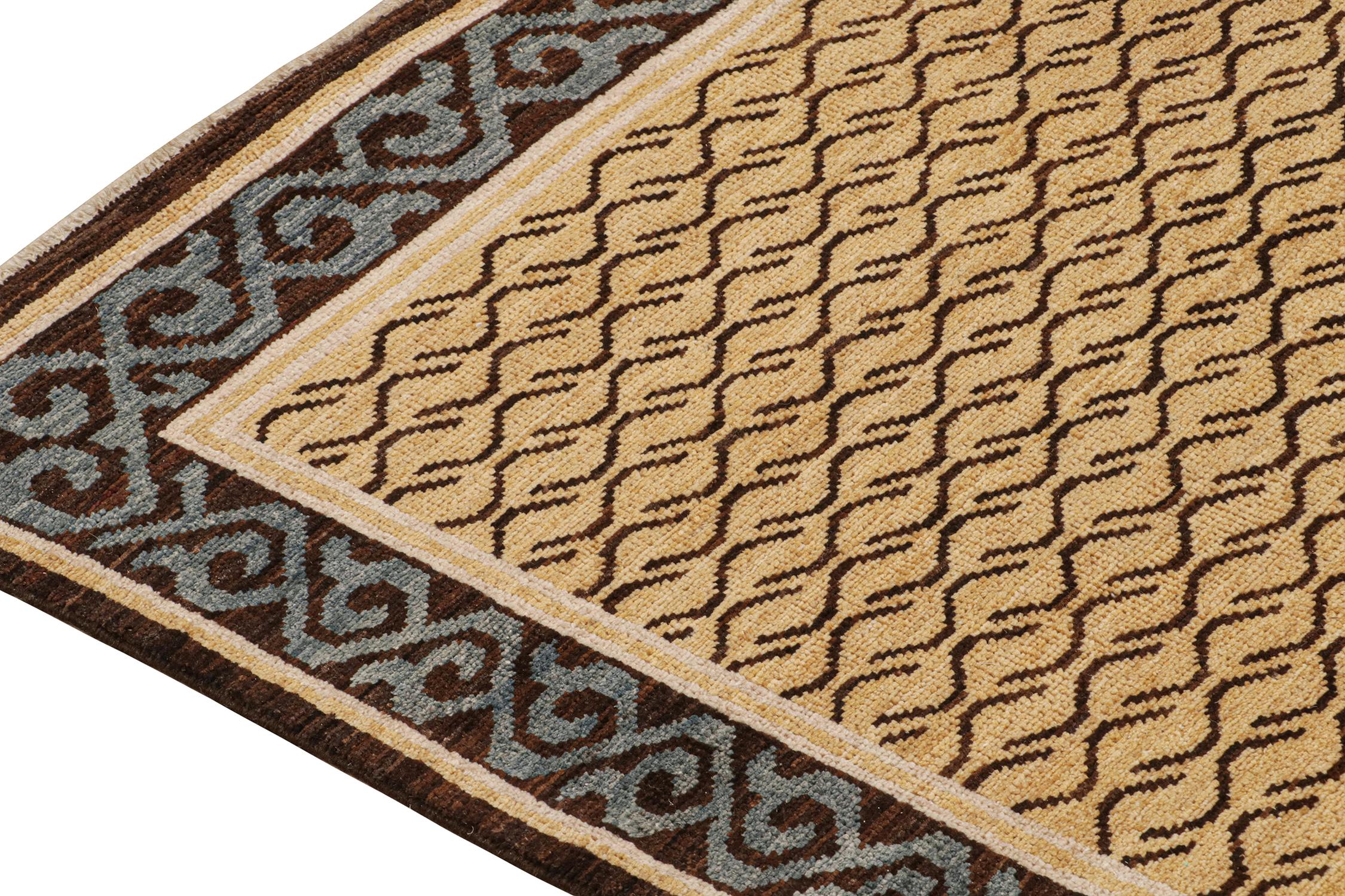 Rug & Kilim's Classic Style Tiger Rug in Gold mit braunen Streifen im Zustand „Neu“ im Angebot in Long Island City, NY