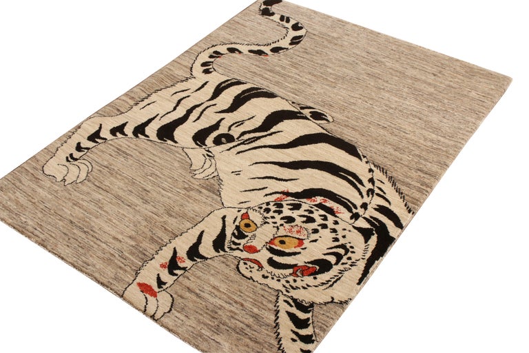 Rug and Kilim’s Classic Style Tiger Rug in White and Gray Pictorial ...