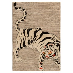 Rug & Kilim’s Classic Style Tiger Rug in White and Gray Pictorial Pattern