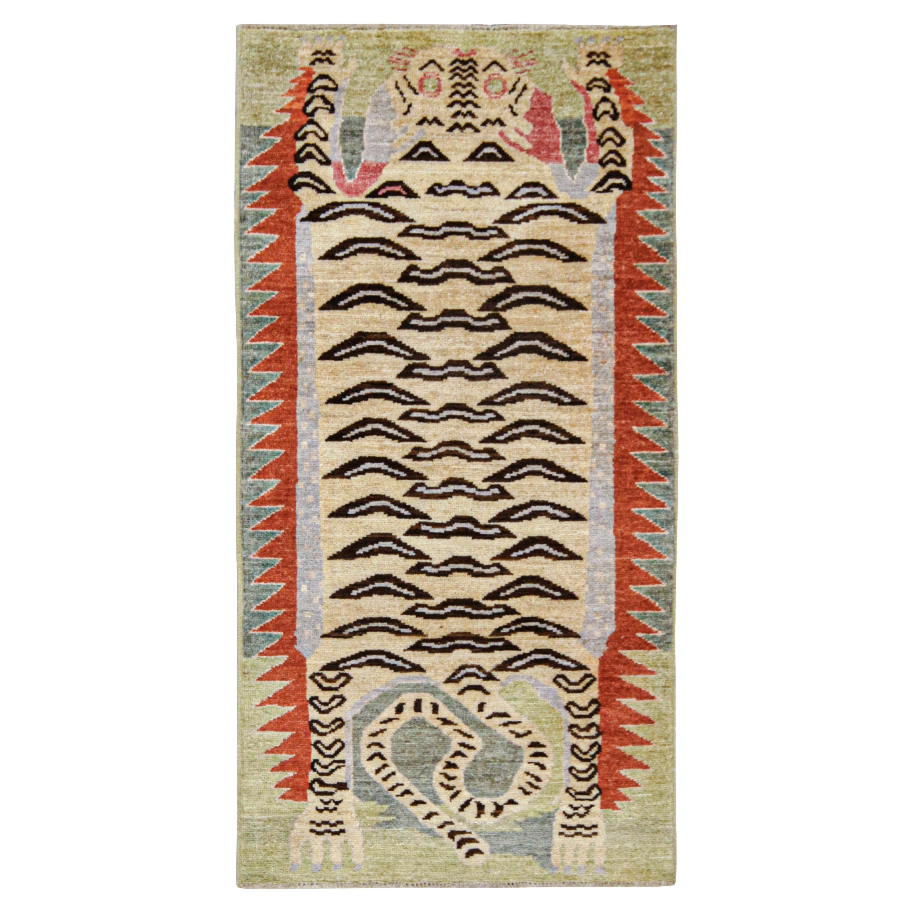 Rug & Kilim - Runner in pelle di tigre in stile classico di colore beige con immagini geometriche