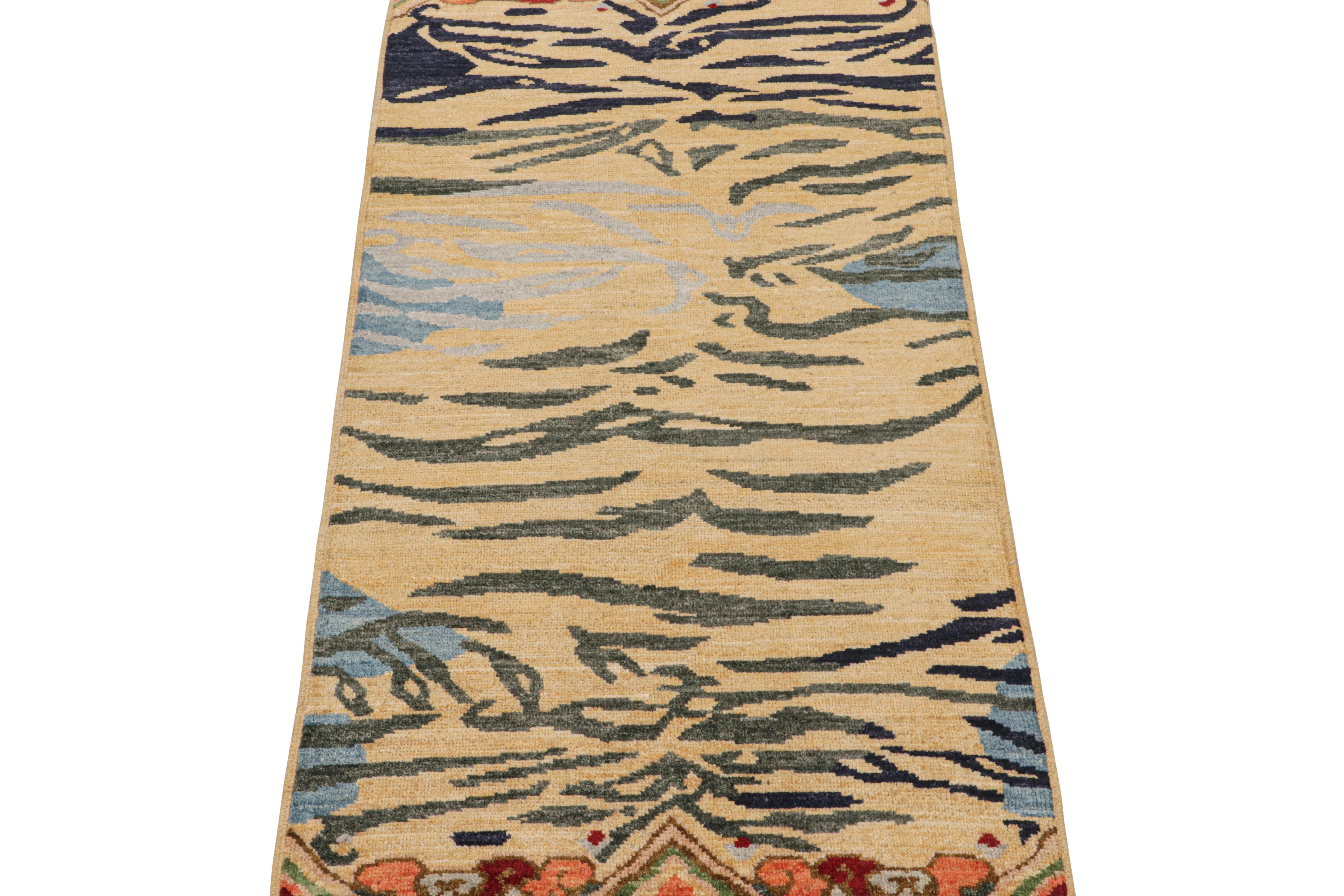 Ce tapis de course contemporain 3x6 est un nouvel ajout audacieux à la collection Tigers de Rug & Kilim. Notre collection s'étend sur plusieurs cultures et reprend les styles picturaux emblématiques de l'art populaire et des tapis orientaux faits
